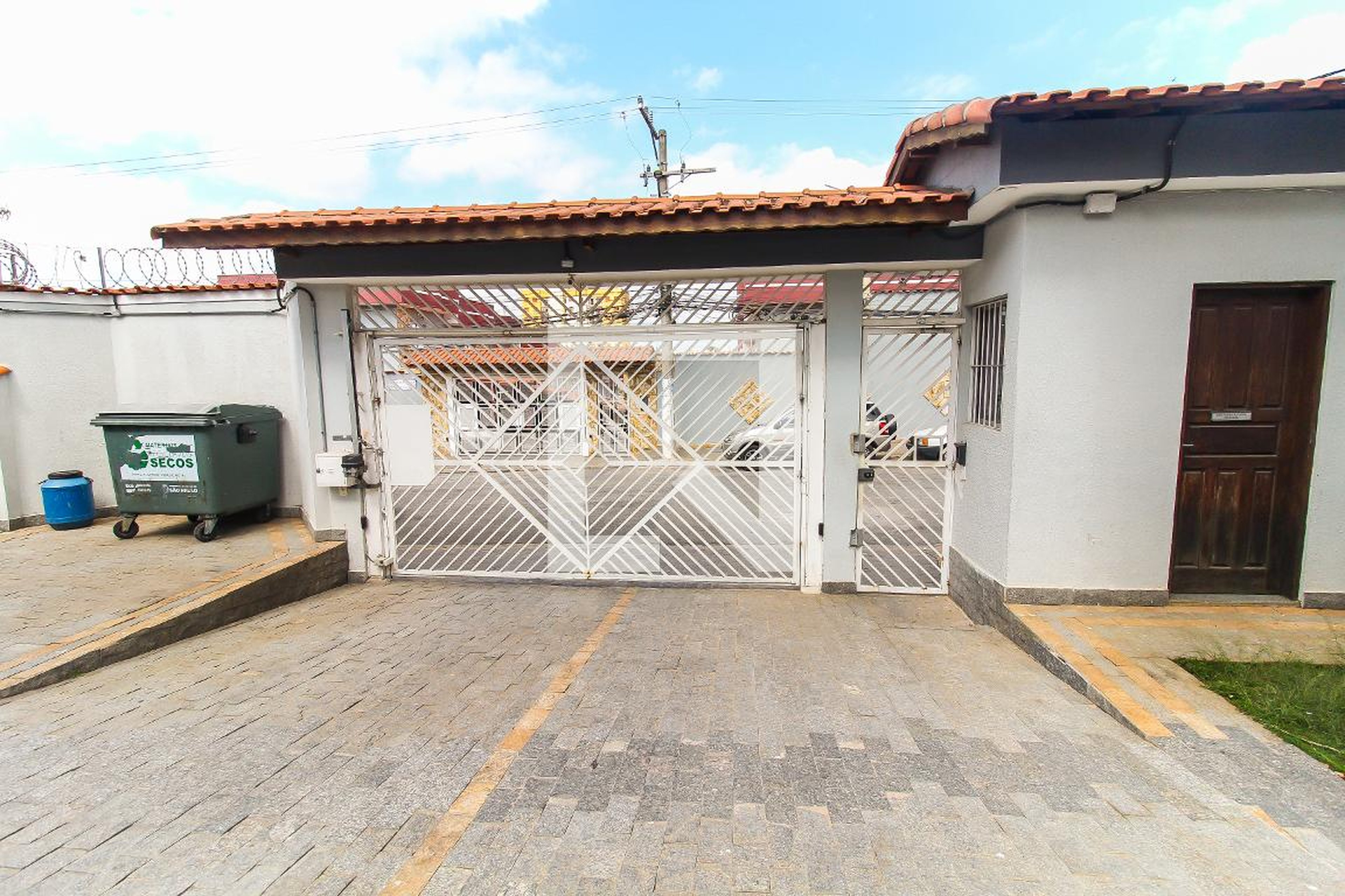 Entrada Condomínio Luz do Sol