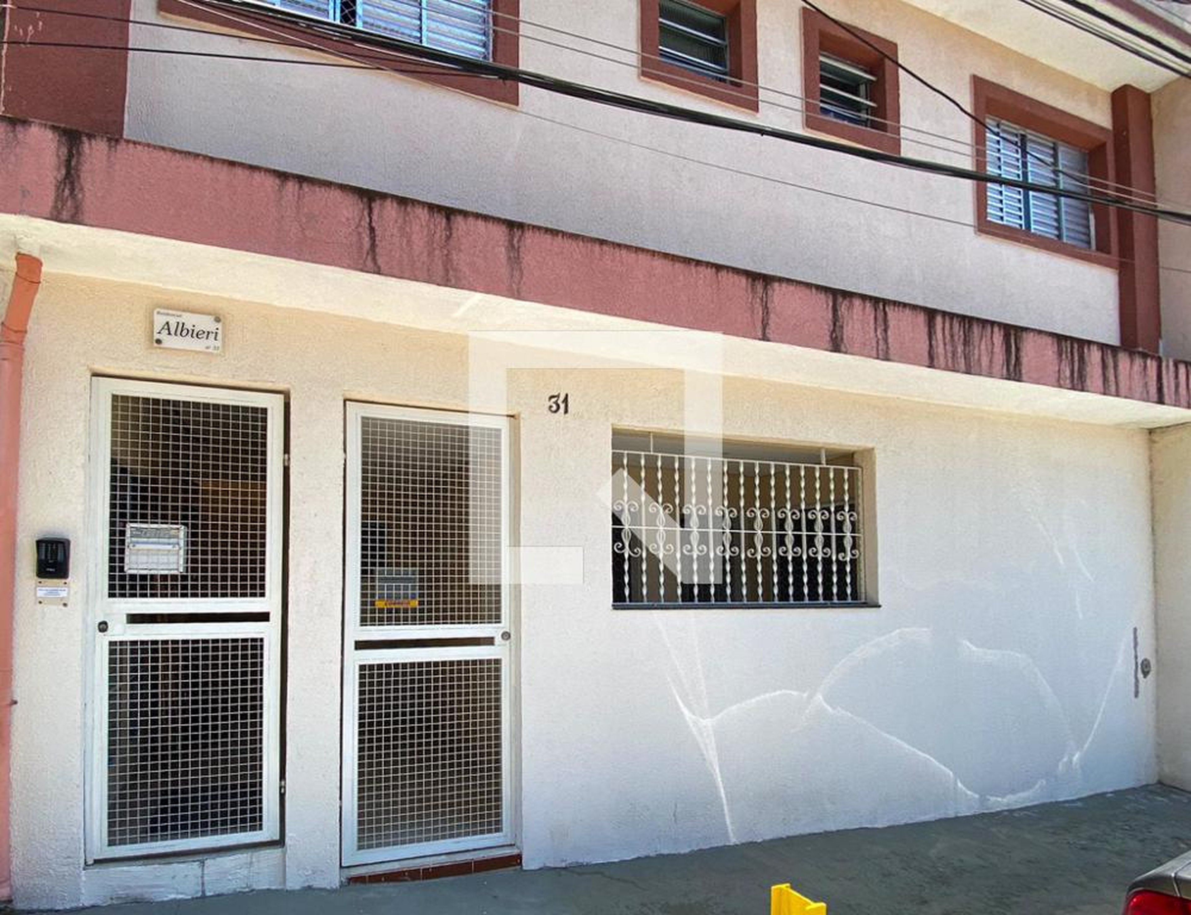 Fachada Condomínio em Rua Manoel João Pereira, 31