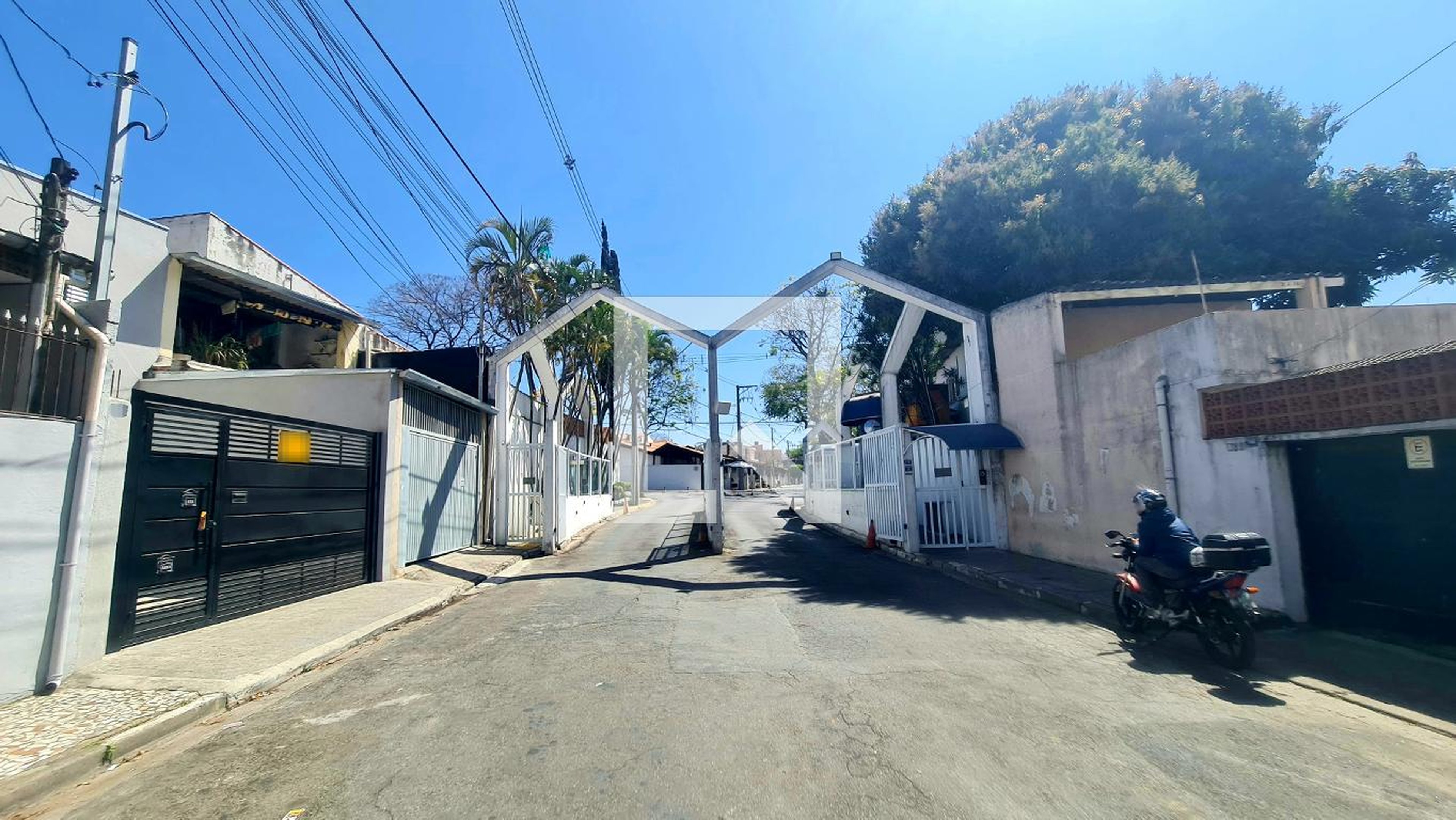 Fachada do condominio Condomínio Vale dos Pássaros