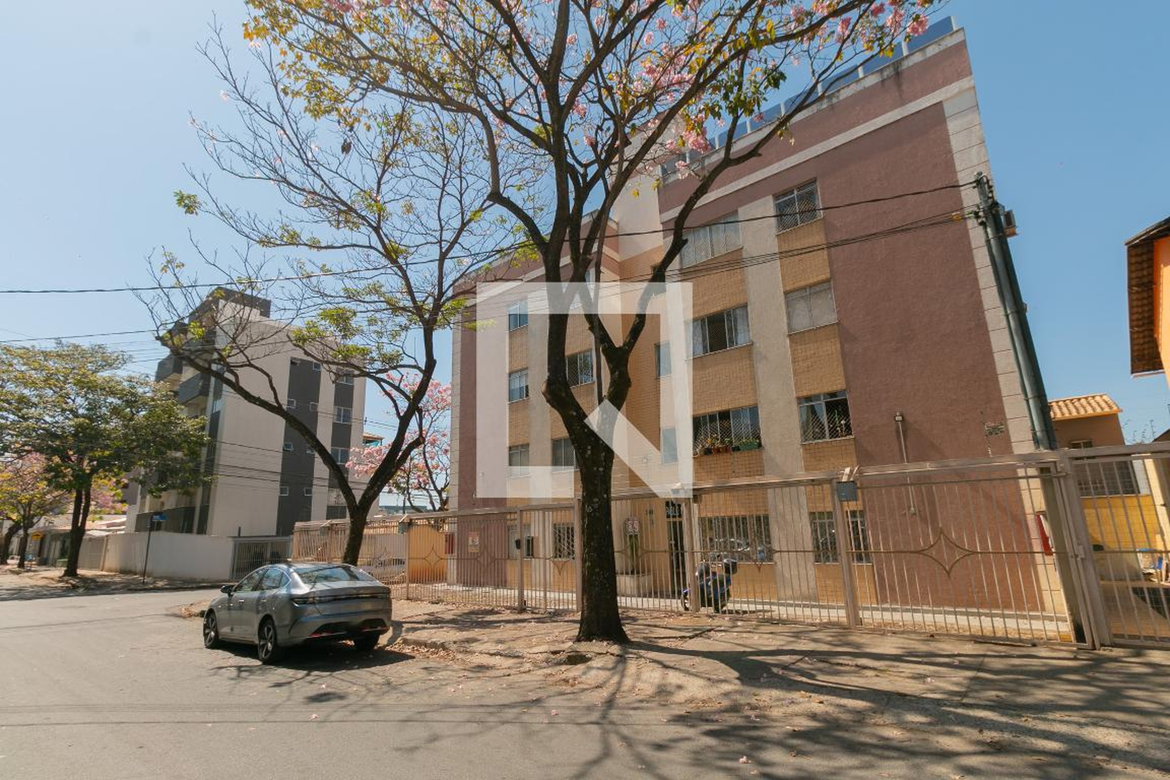 Fachada Condomínio em Alameda dos Cisnes, 248