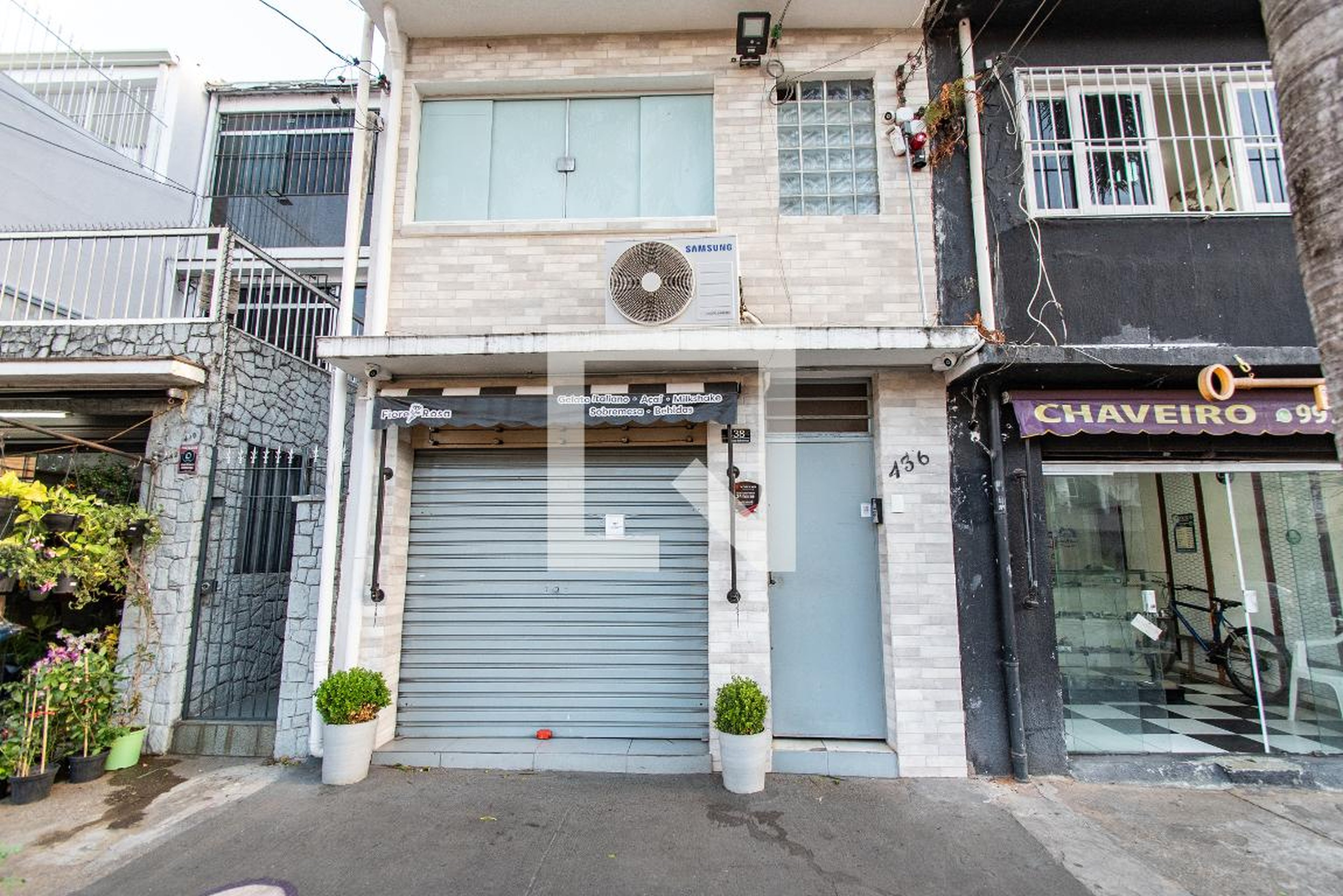 Fachada Condomínio em Rua Robertson, 436