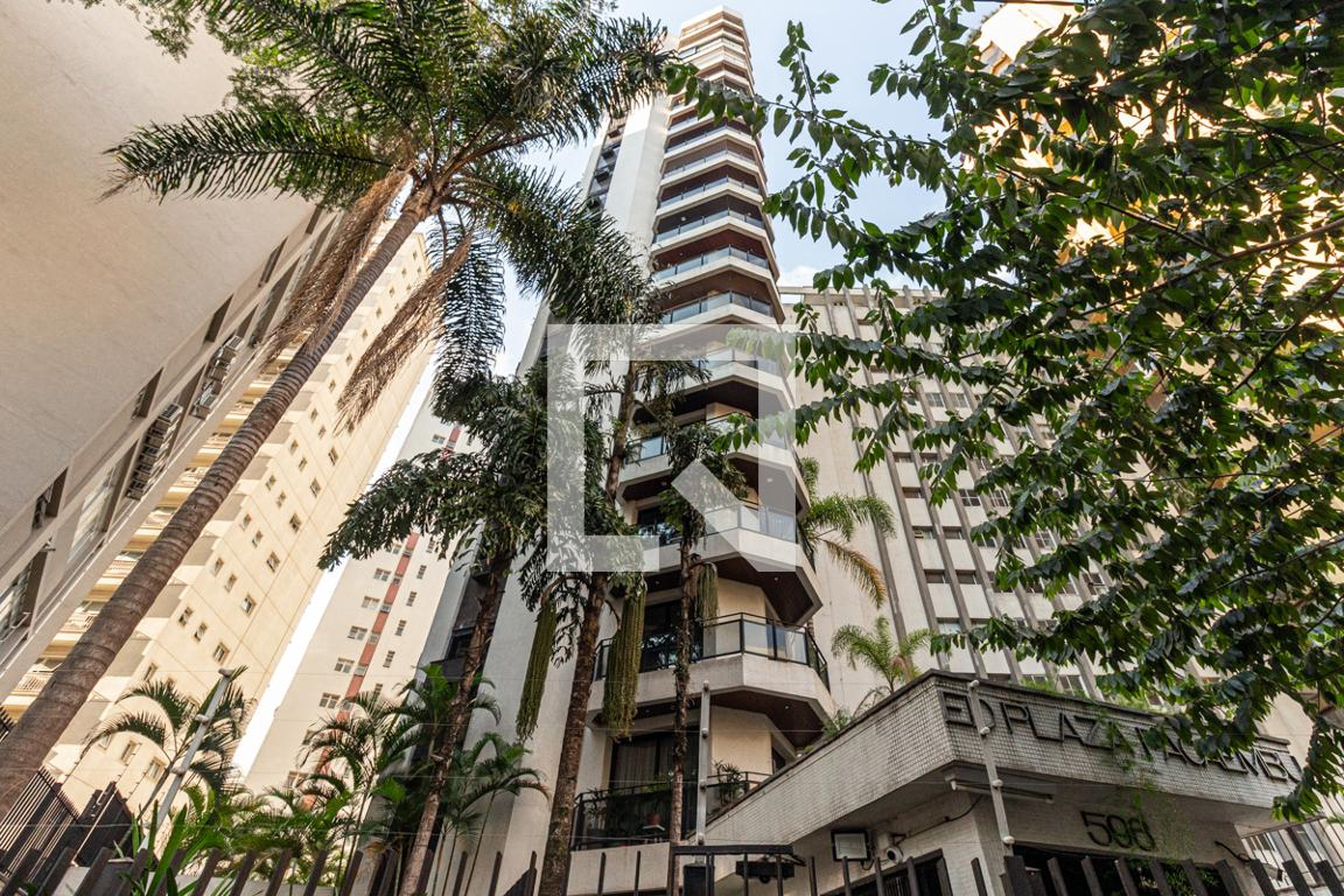 Fachada Condomínio Plaza Pacaembu