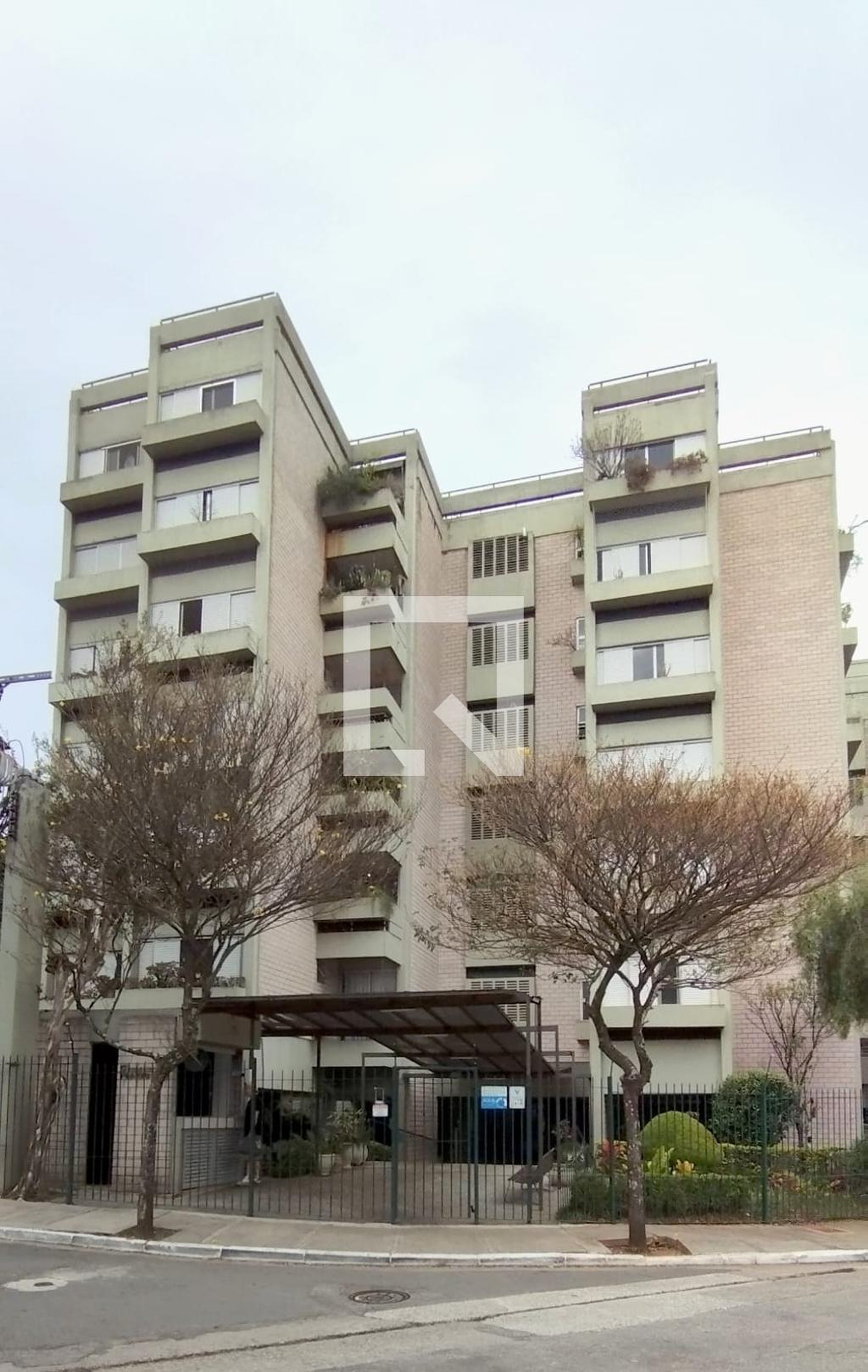 Fachada Condomínio Pinheirinhos