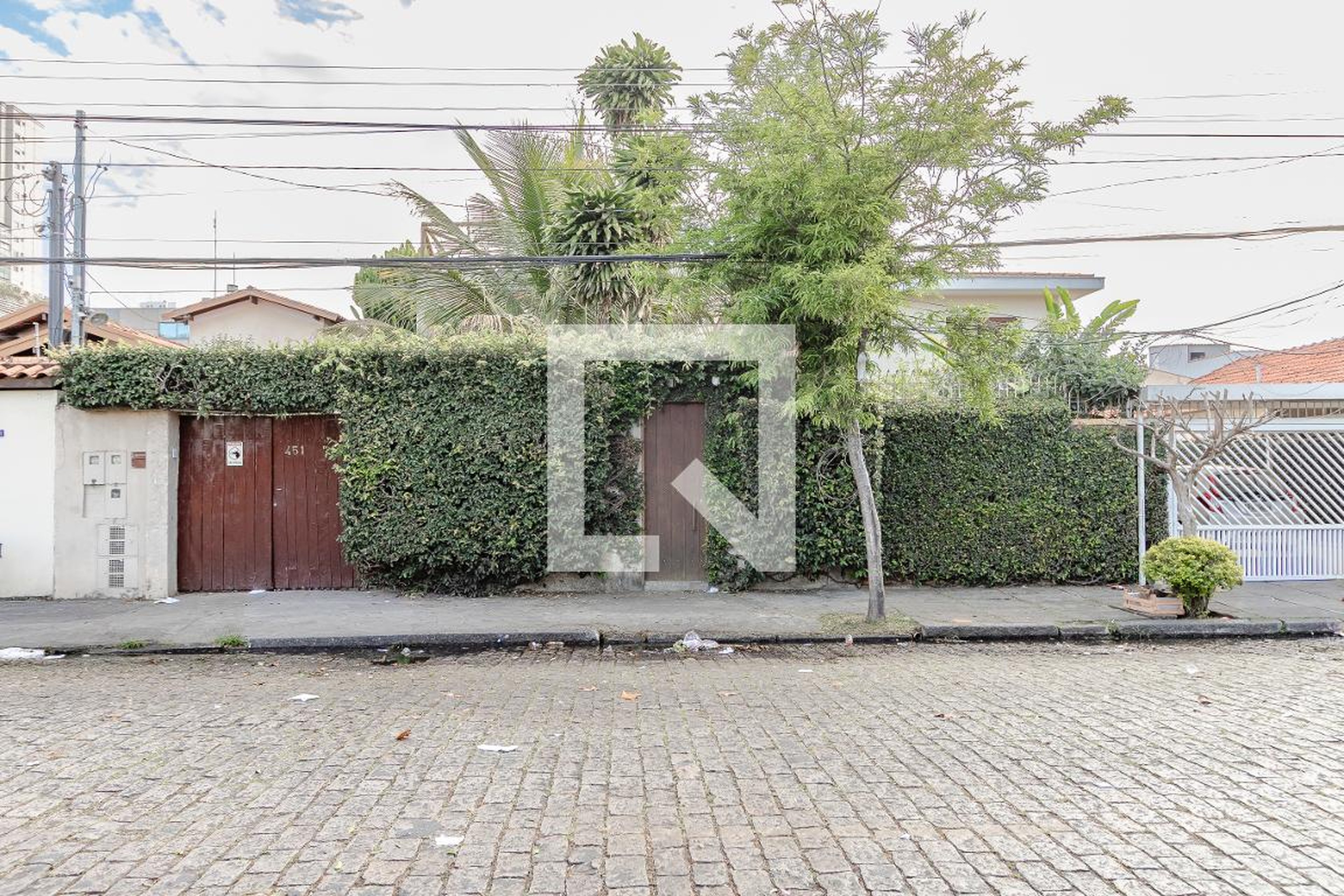 Fachada Condomínio em Rua Roque Petrella, 451