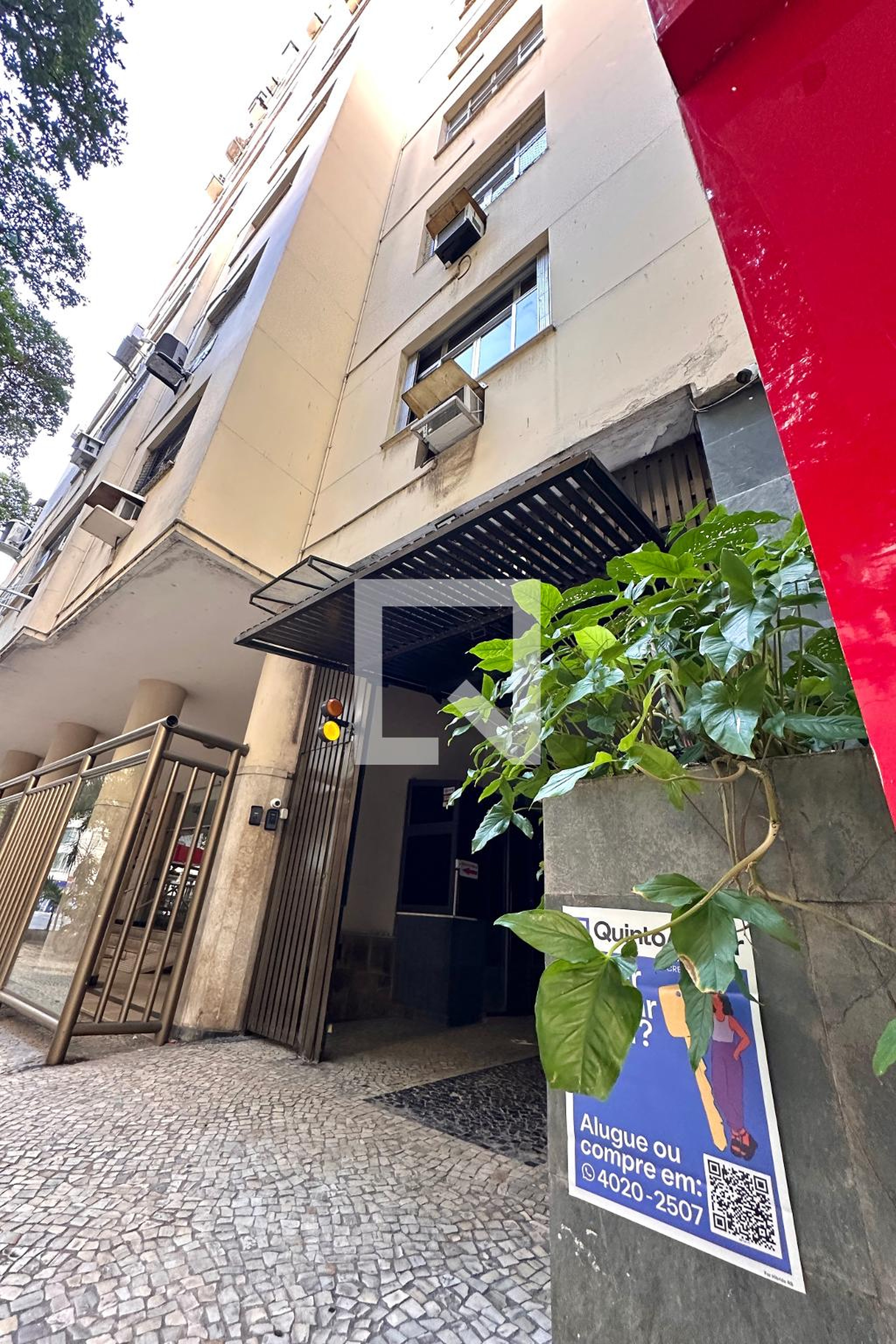 Fachada Edifício Piscina