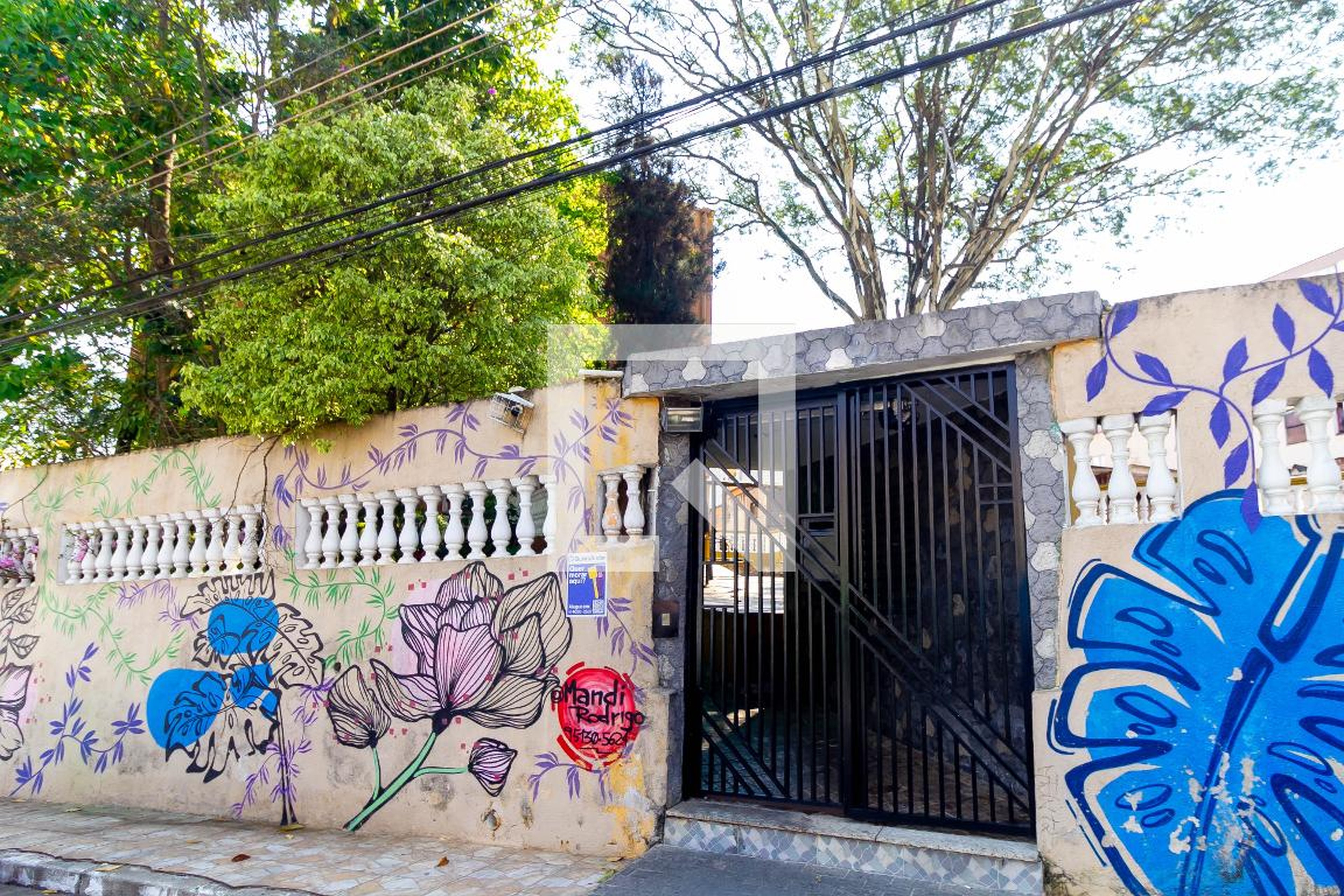 Fachada Condomínio em Rua Simpliciano Olivo, 100