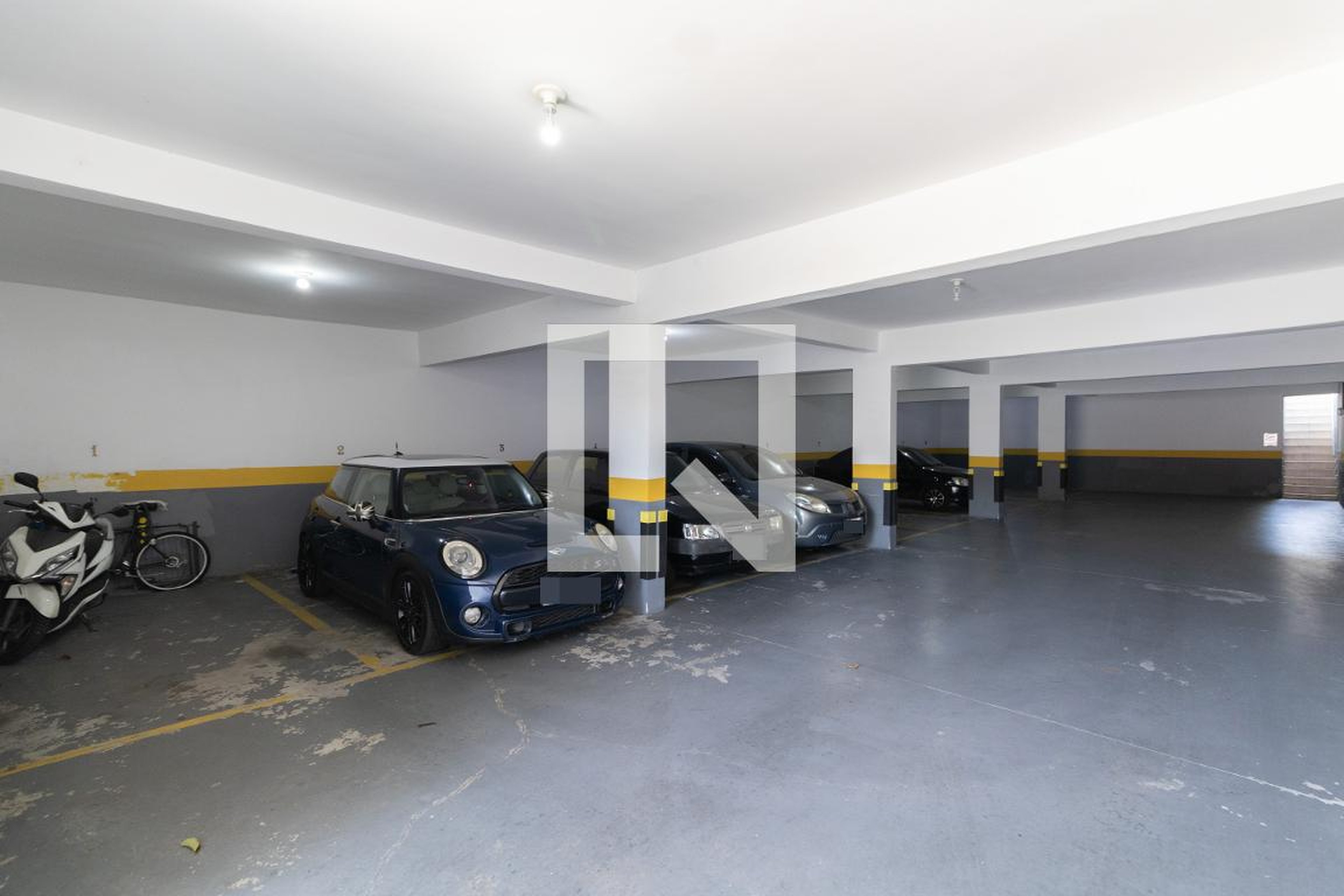 Estacionamento - Residencial Bandeira