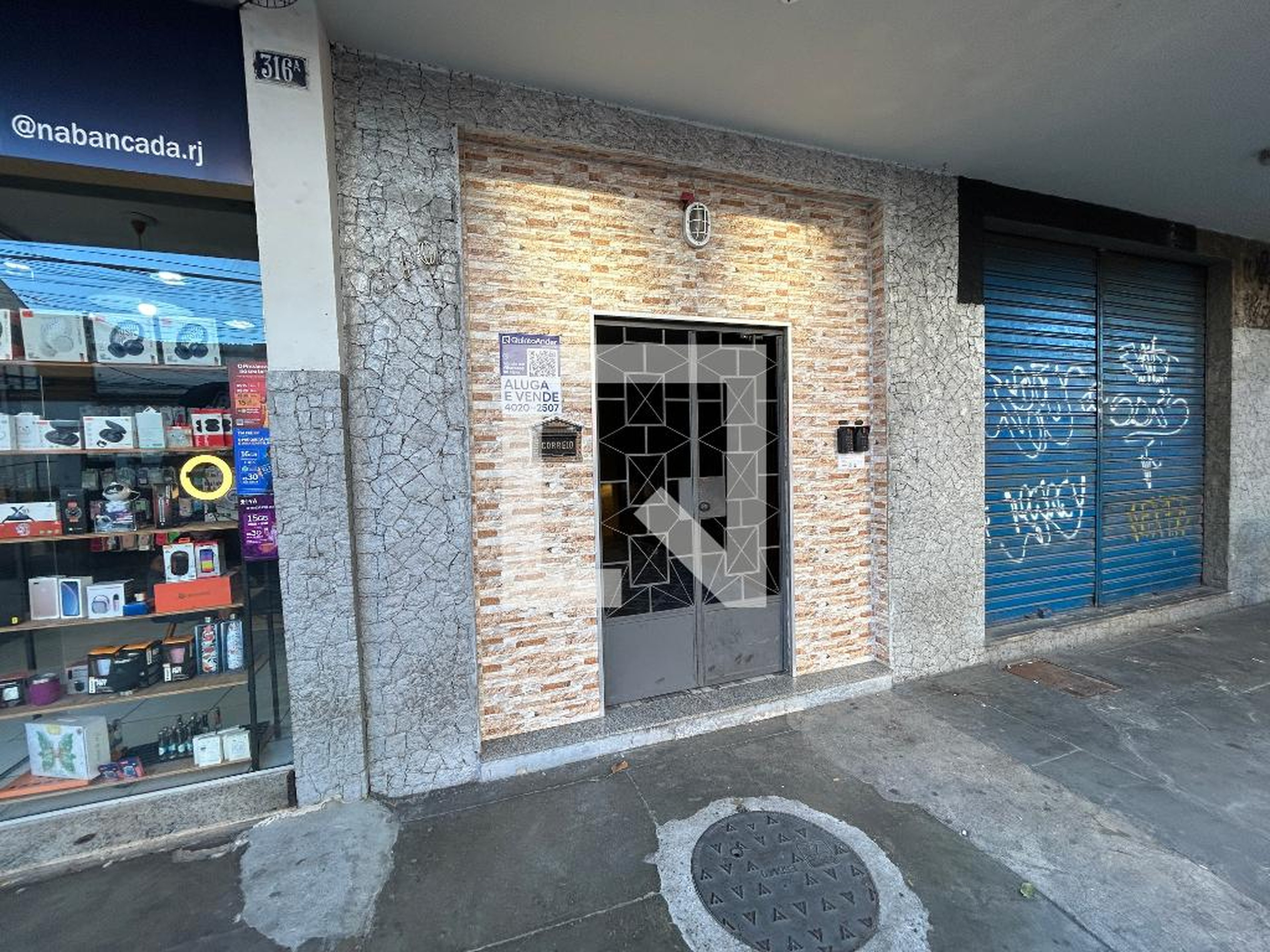 Fachada Condomínio em Rua Adolfo Bergamini, 310