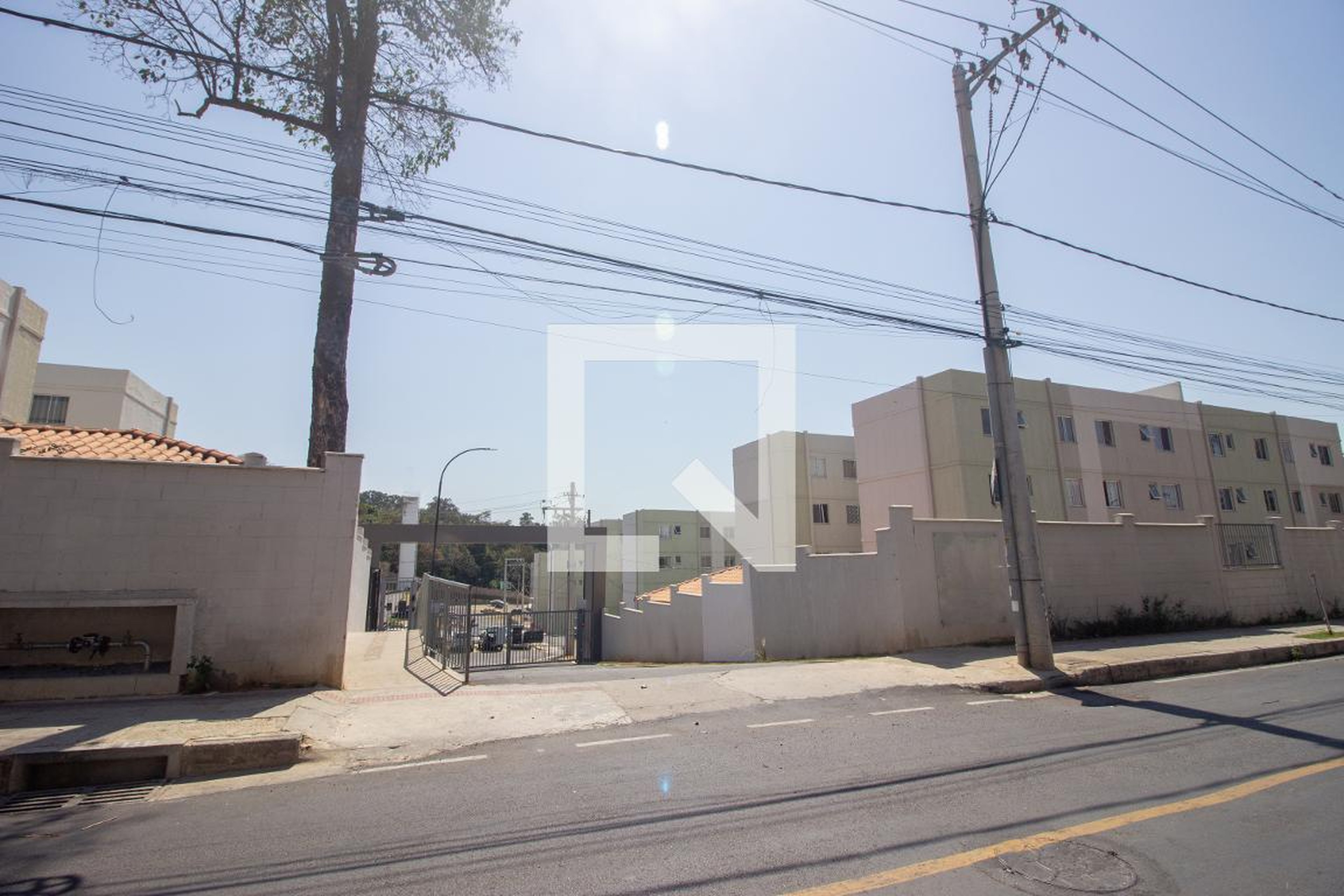 Fachada Condomínio em Rua Rita Camargos Cunha, 405