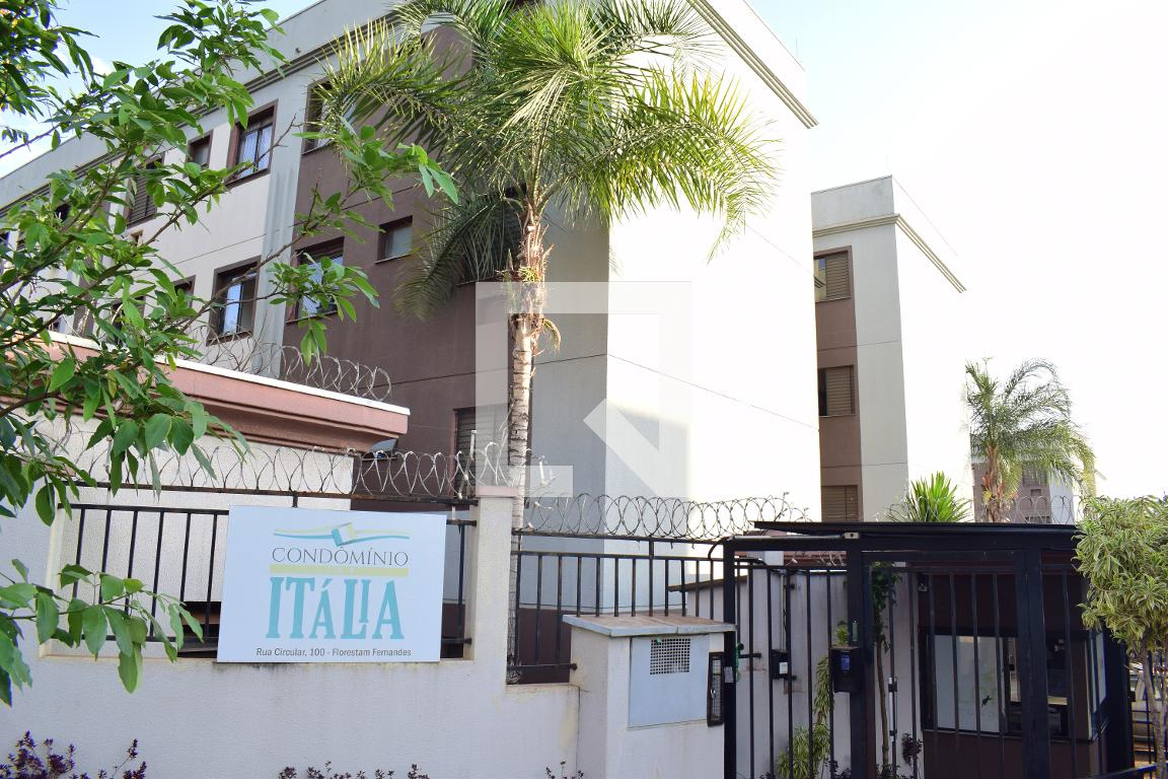 Fachada do Prédio Condomínio Lar Italia