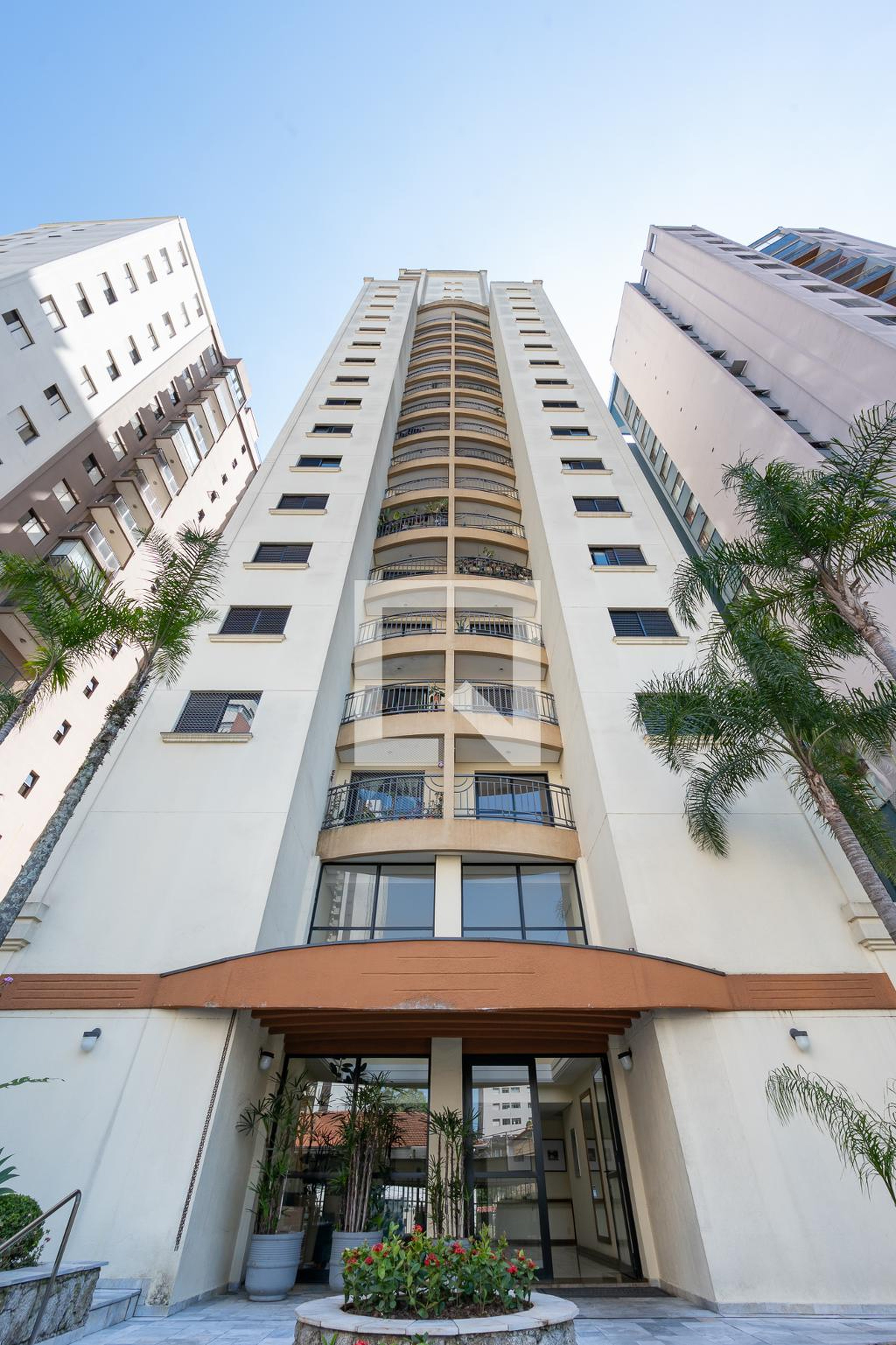 Entrada - Edifício Spotlight Antônio zelador