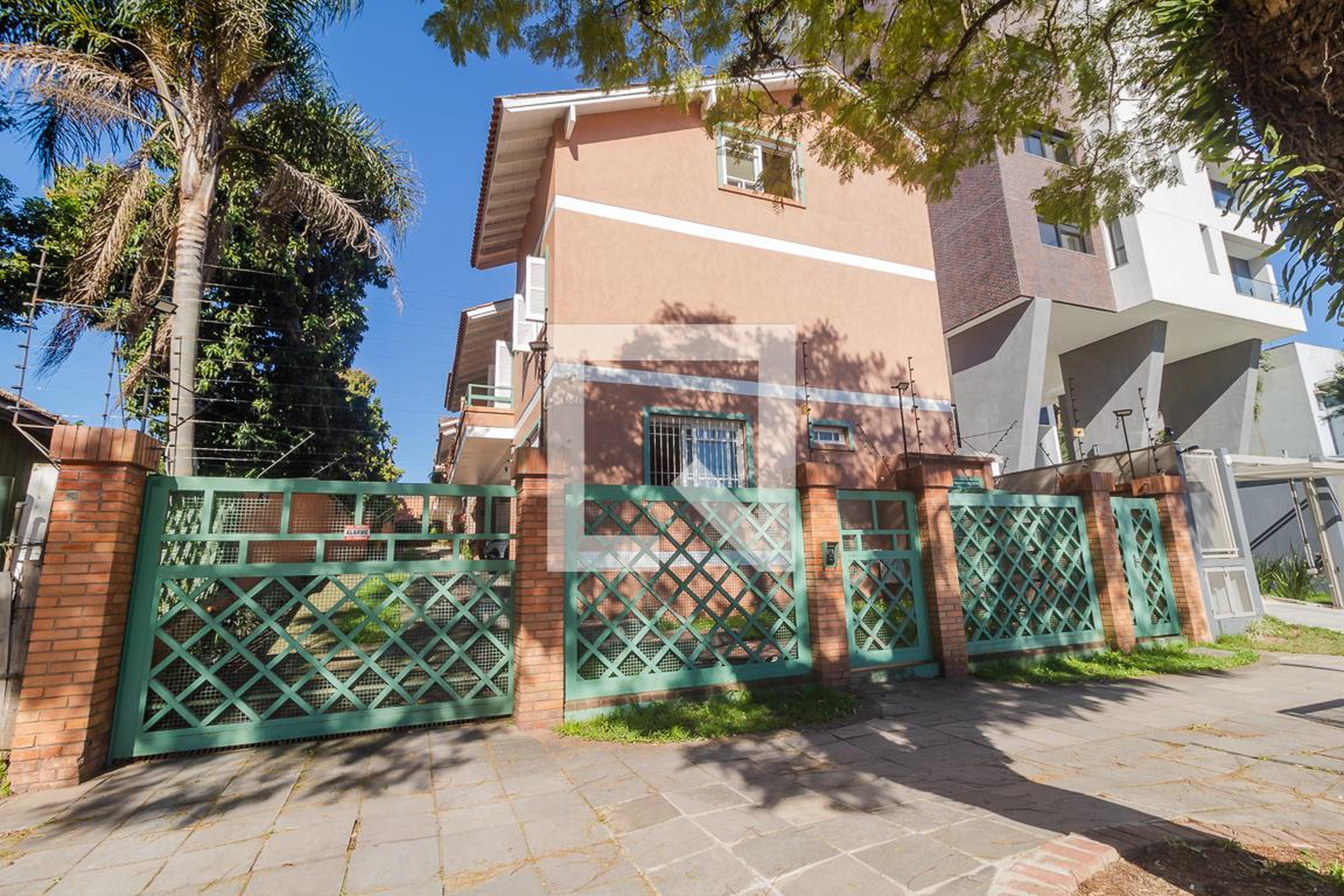 Fachada Condomínio em Rua Curupaiti, 1046