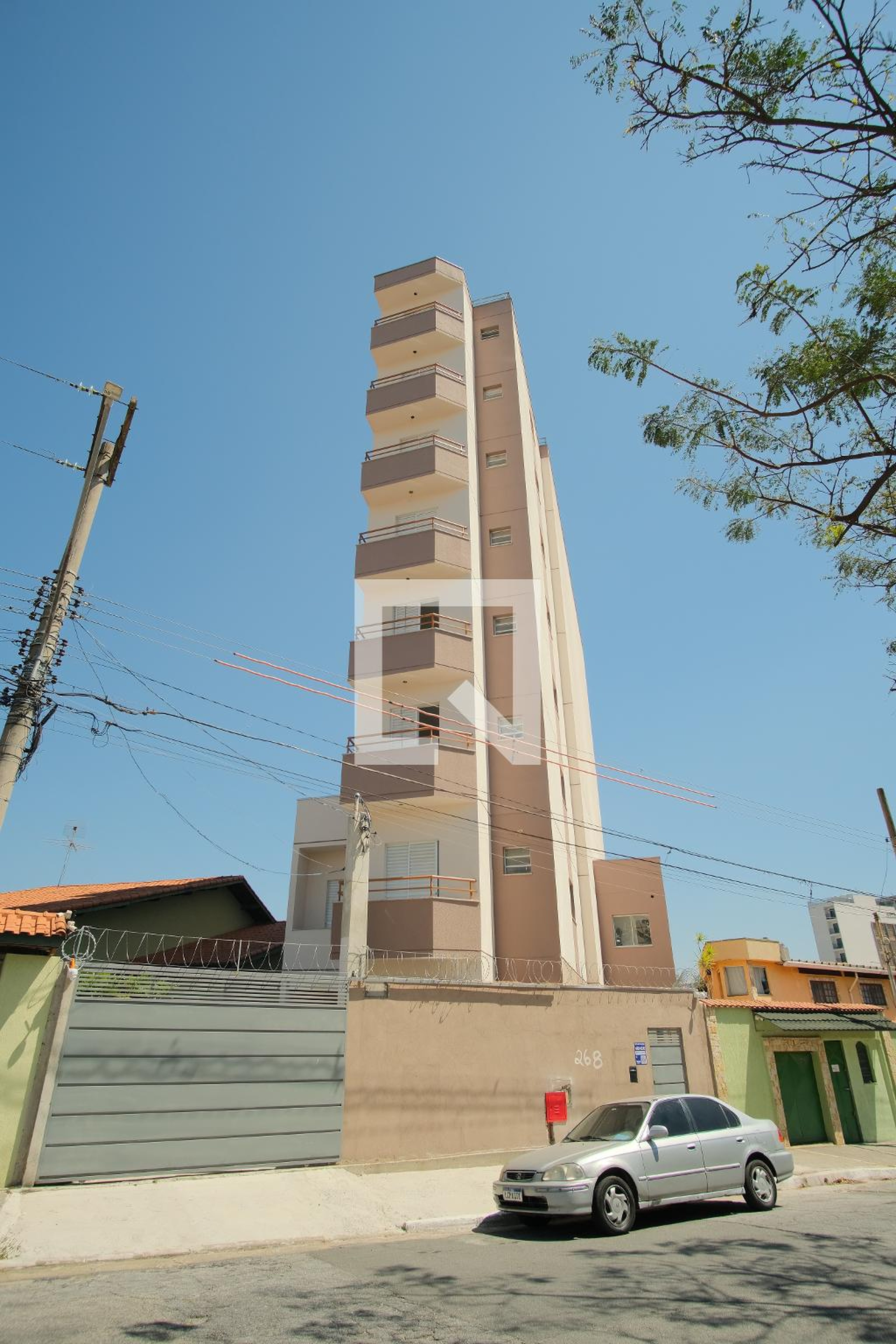 Fachada Condomínio em Rua Coronel Donato, 268