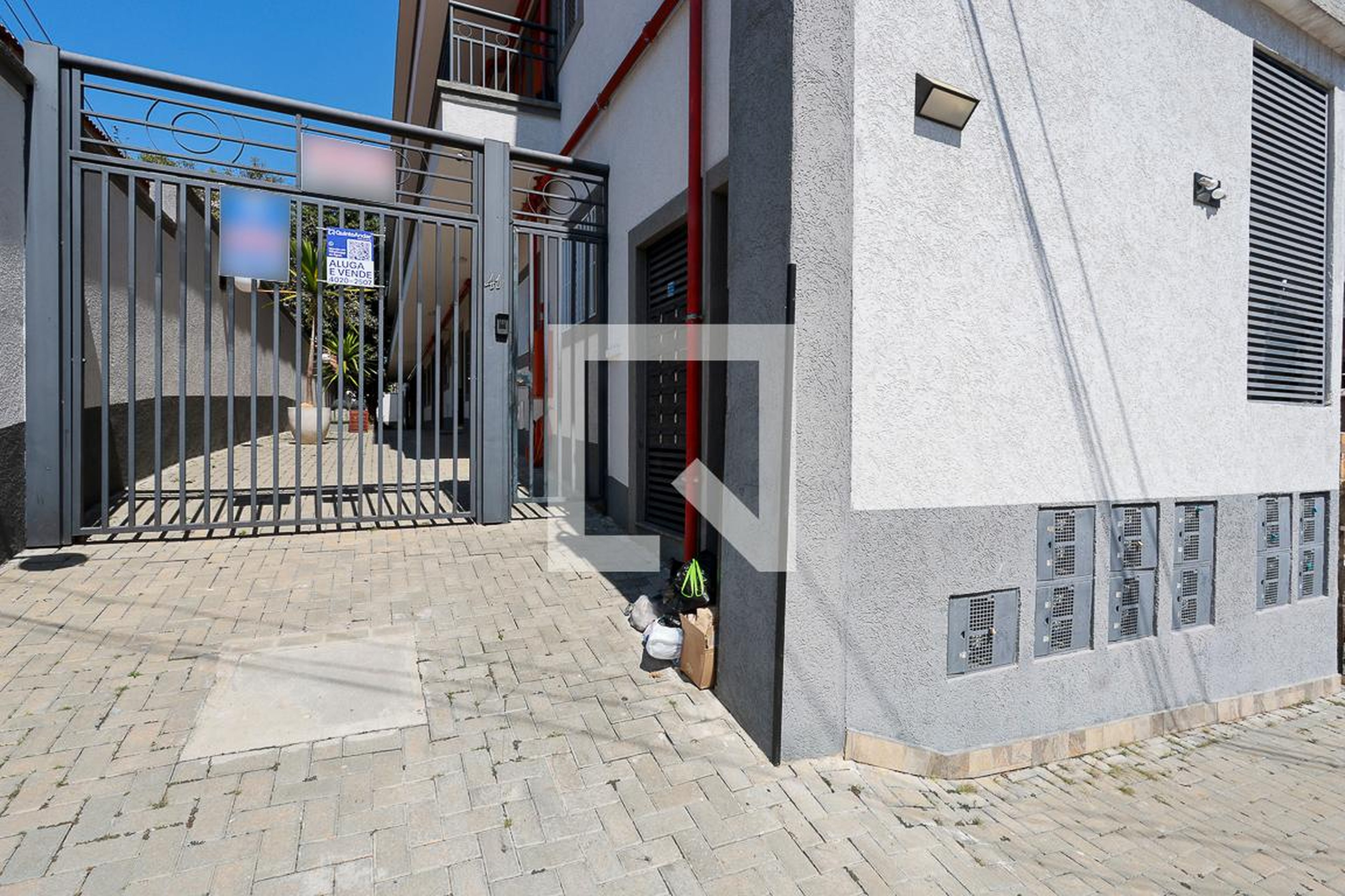 Fachada do Condomínio Condomínio em Rua Miyano Oba, 41