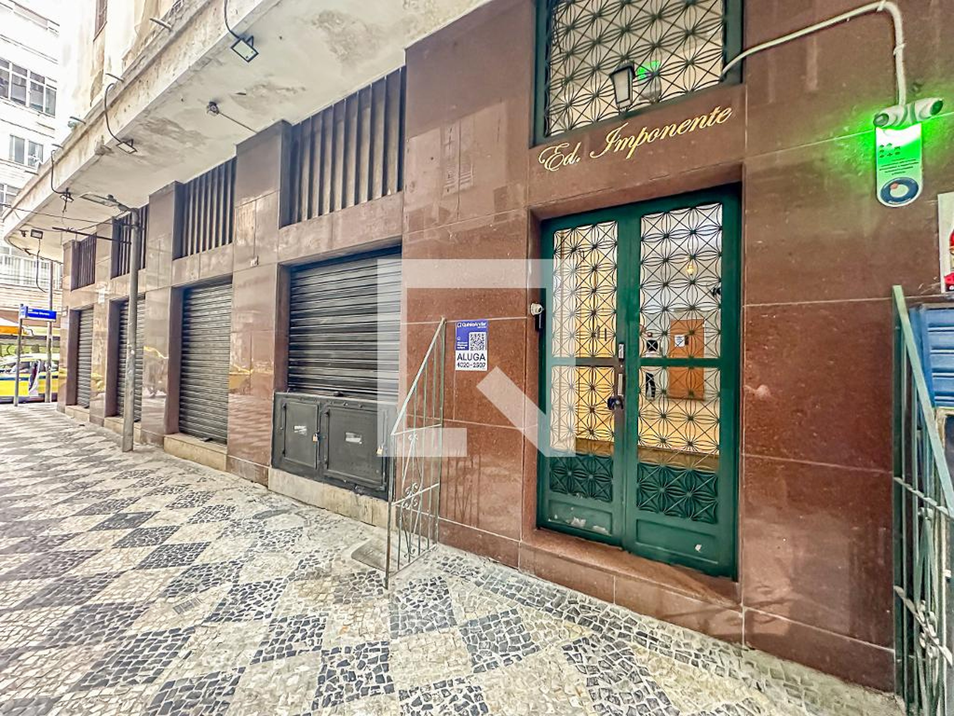 Fachada Edifício Imponente