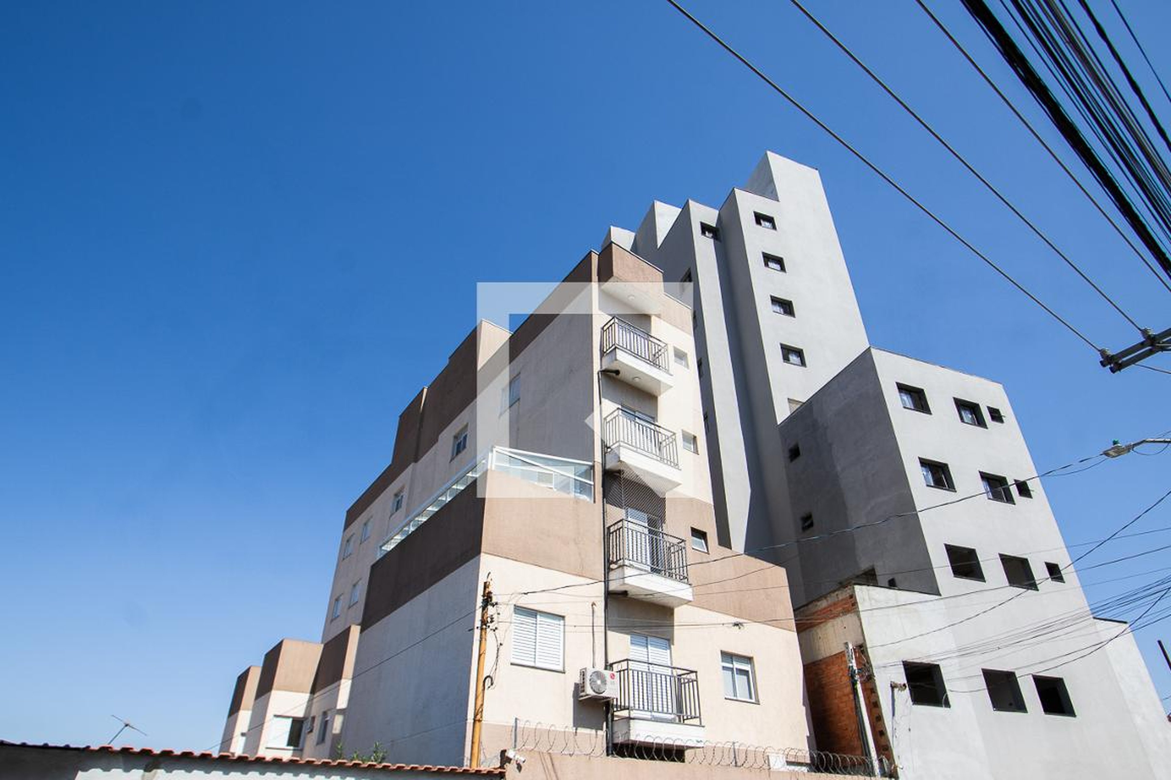 Fachada Condomínio em Rua Lourenço Cândido de Siqueira, 313