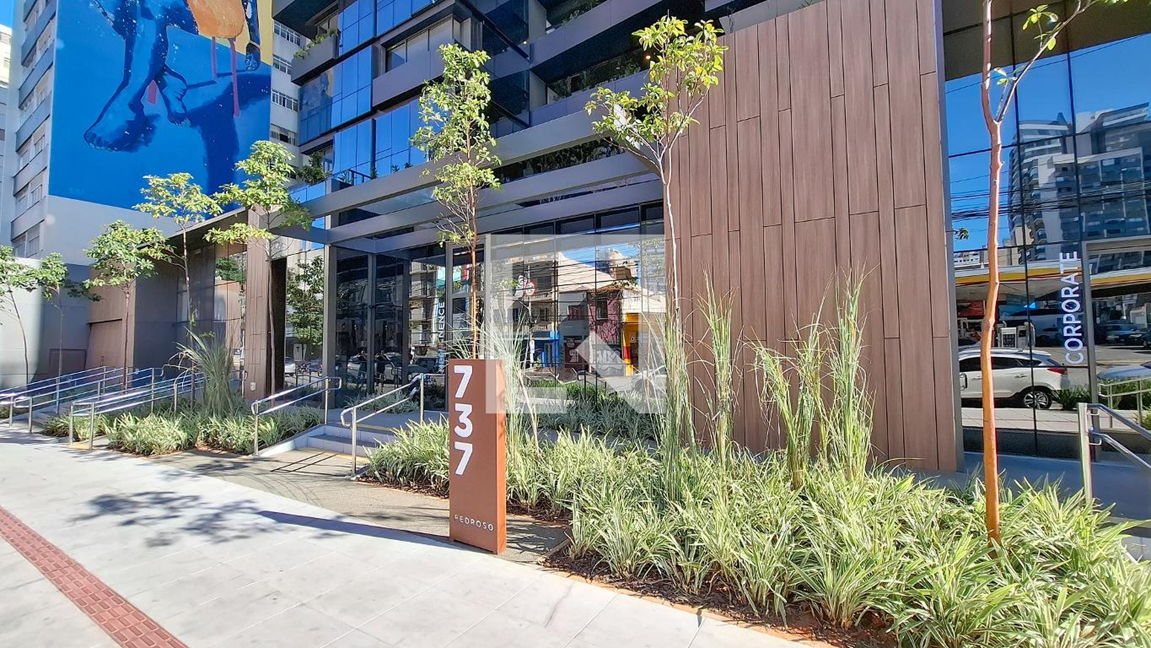 Fachada do Prédio Condomínio 737 Pedroso