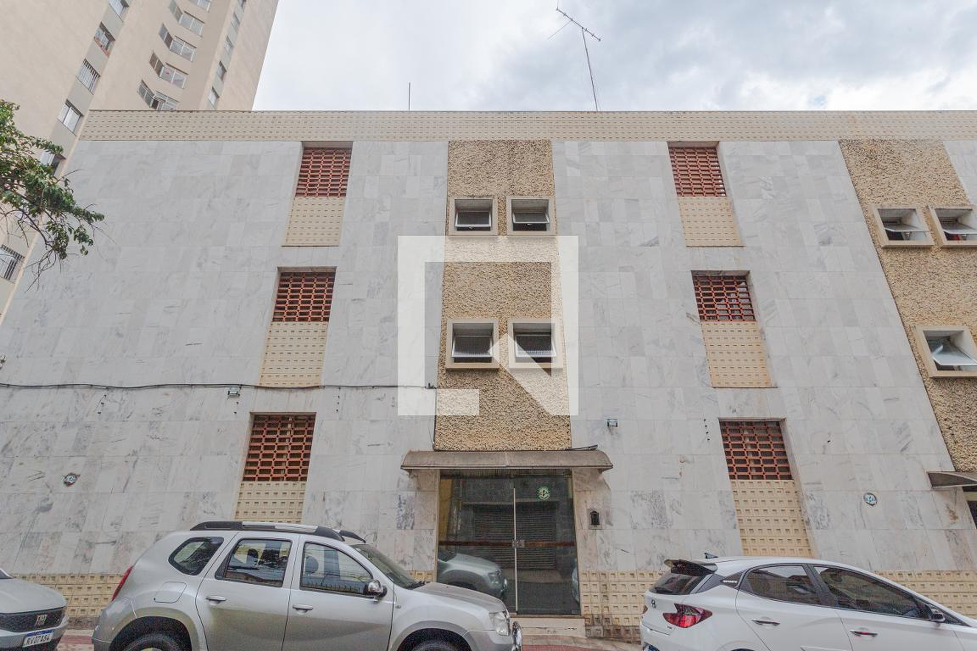 Fachada Condomínio em Rua Teixeira de Freitas, 320