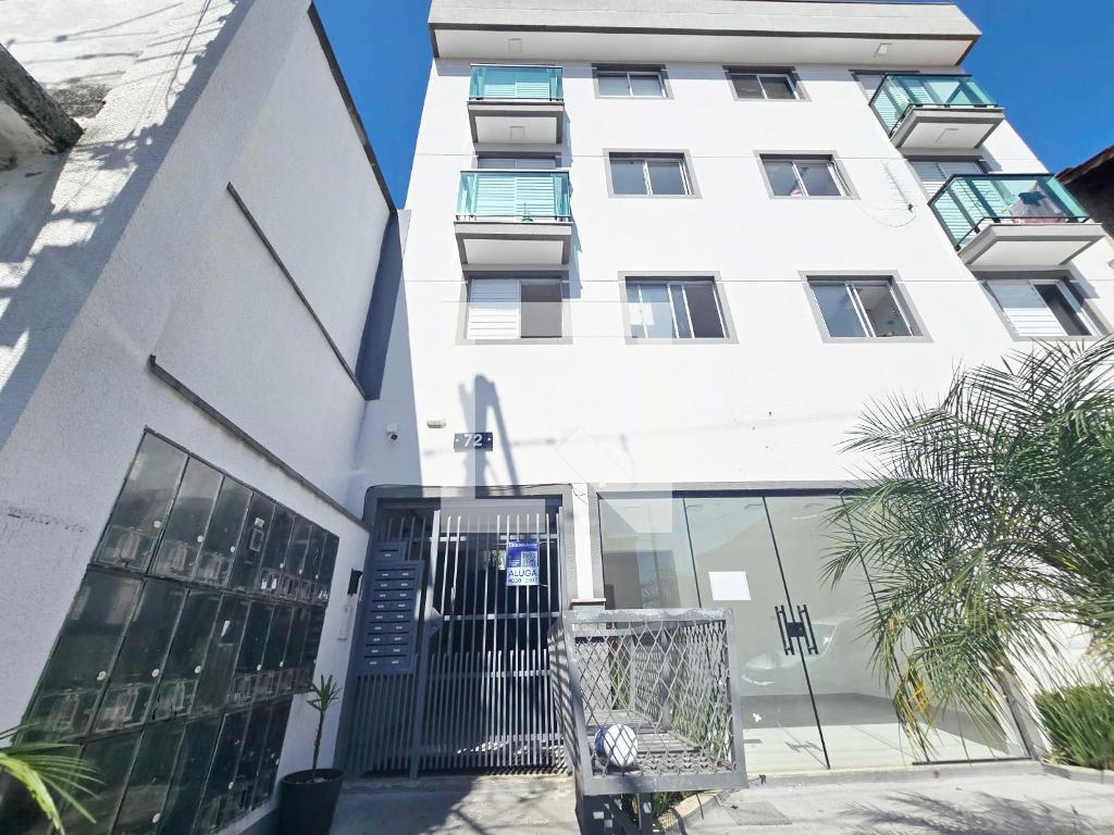 Fachada Condomínio em Rua das Margaridas, 72