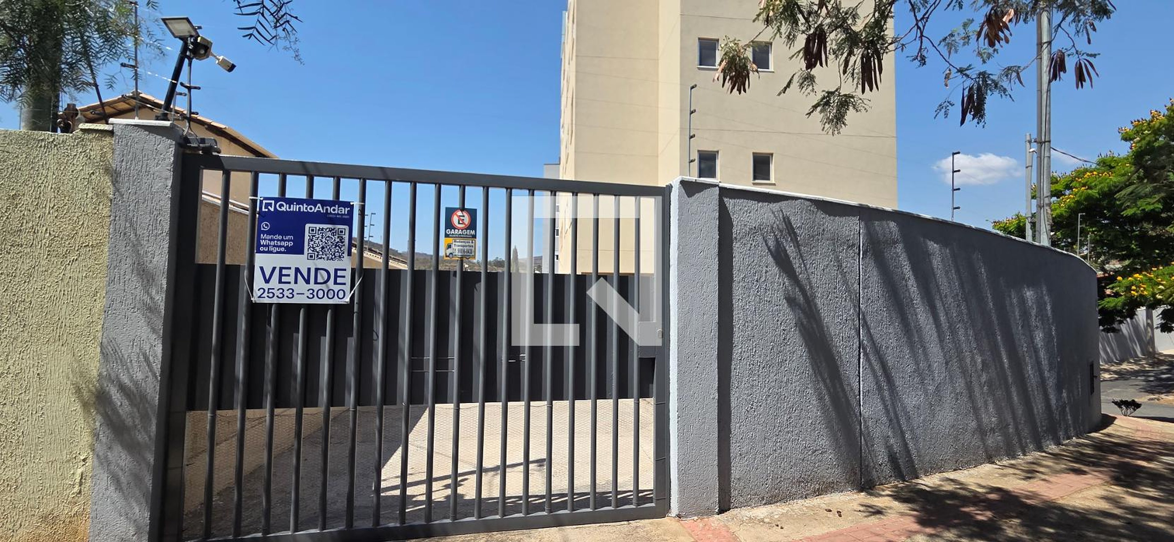 Fachada Condomínio em Rua Sílvio Menicucci, 365