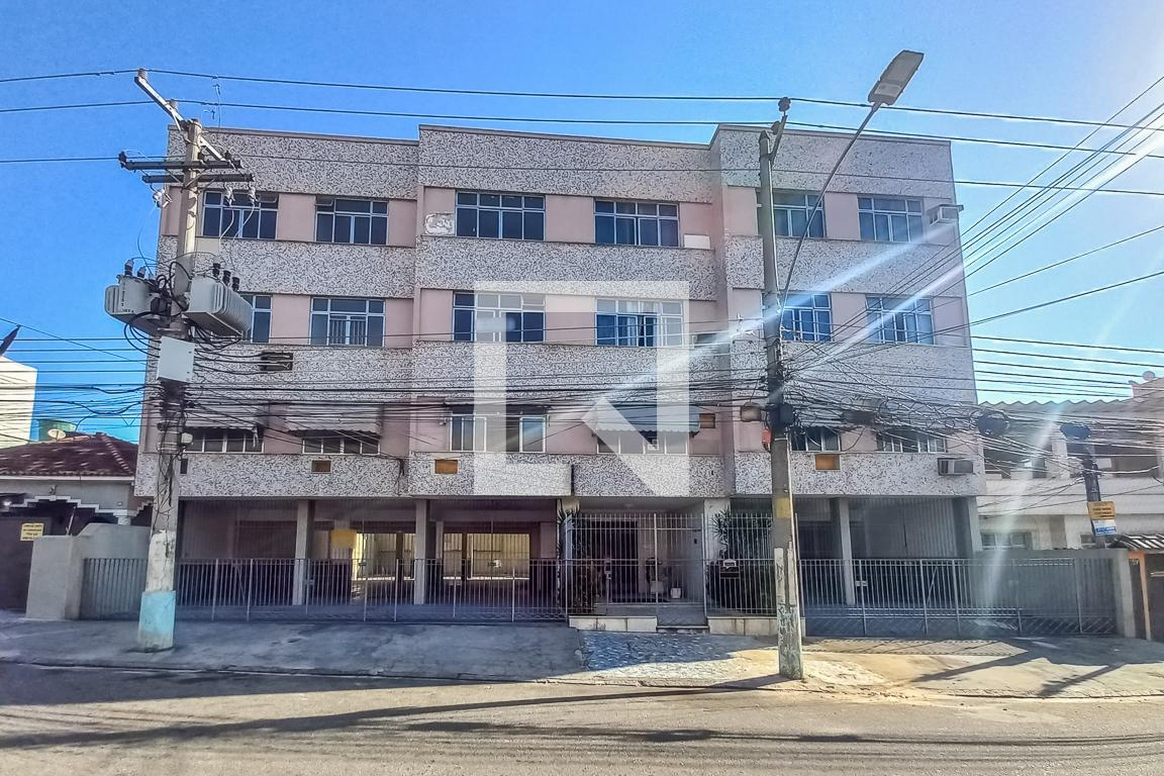 Fachada do Prédio Condomínio em Rua Caroen, 90