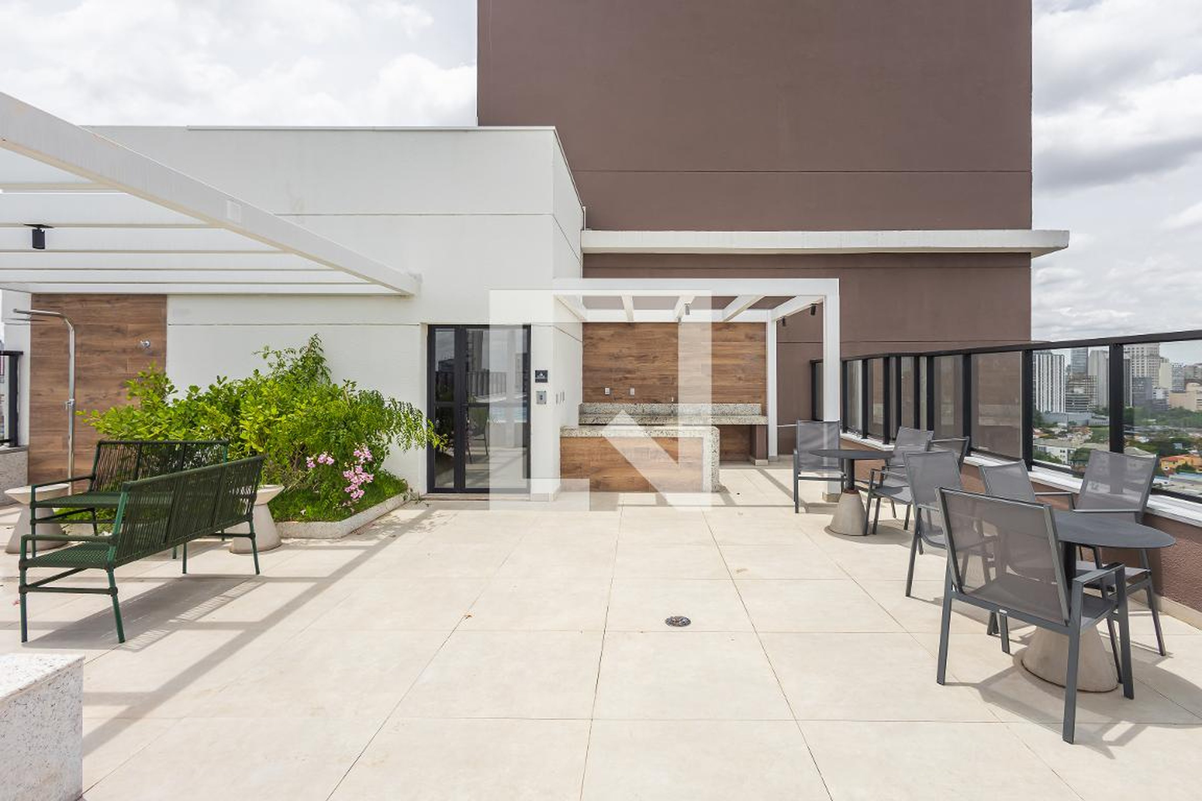 Piscina - B.Side  Faria Lima