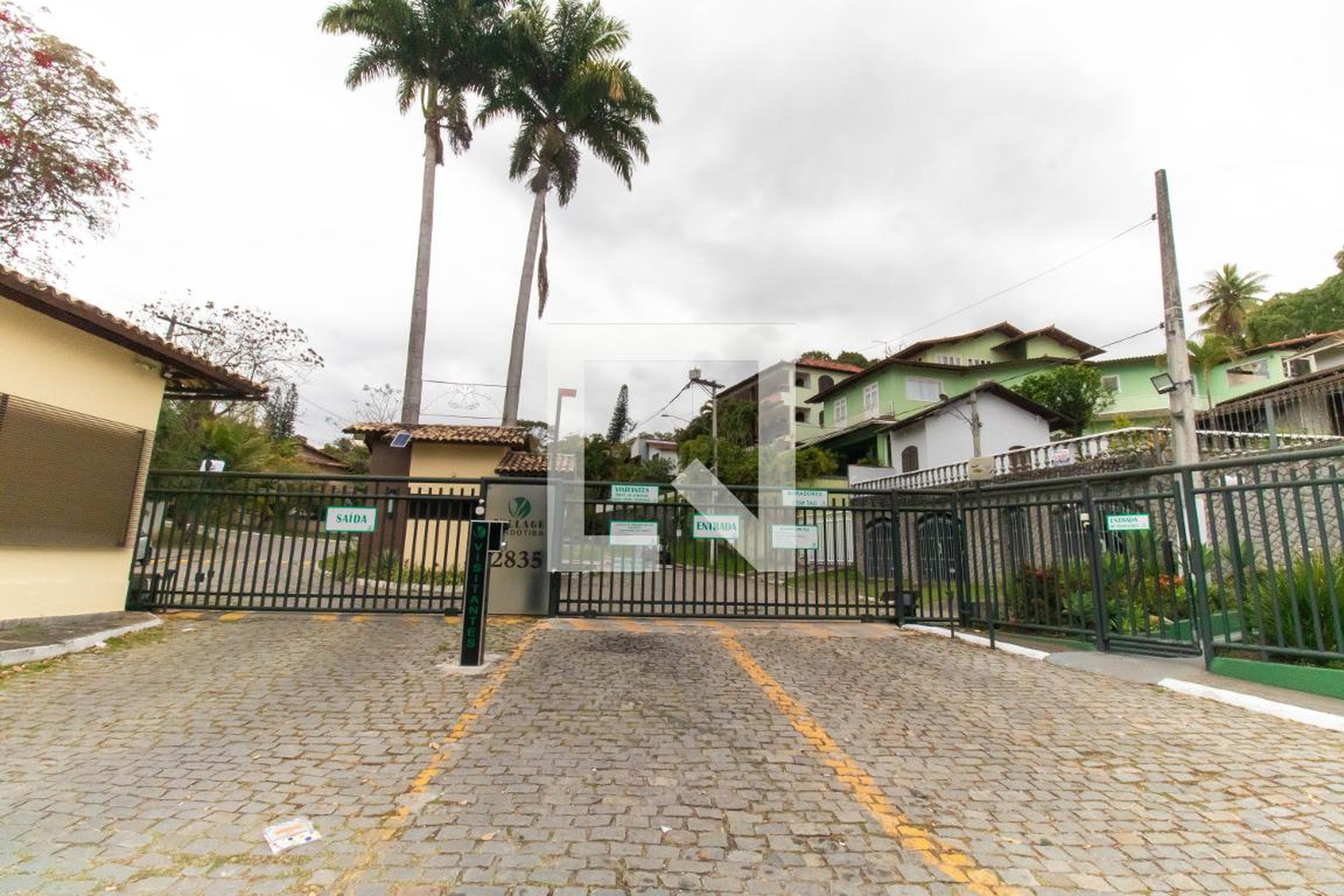 Fachada Condomínio Village Pendotiba