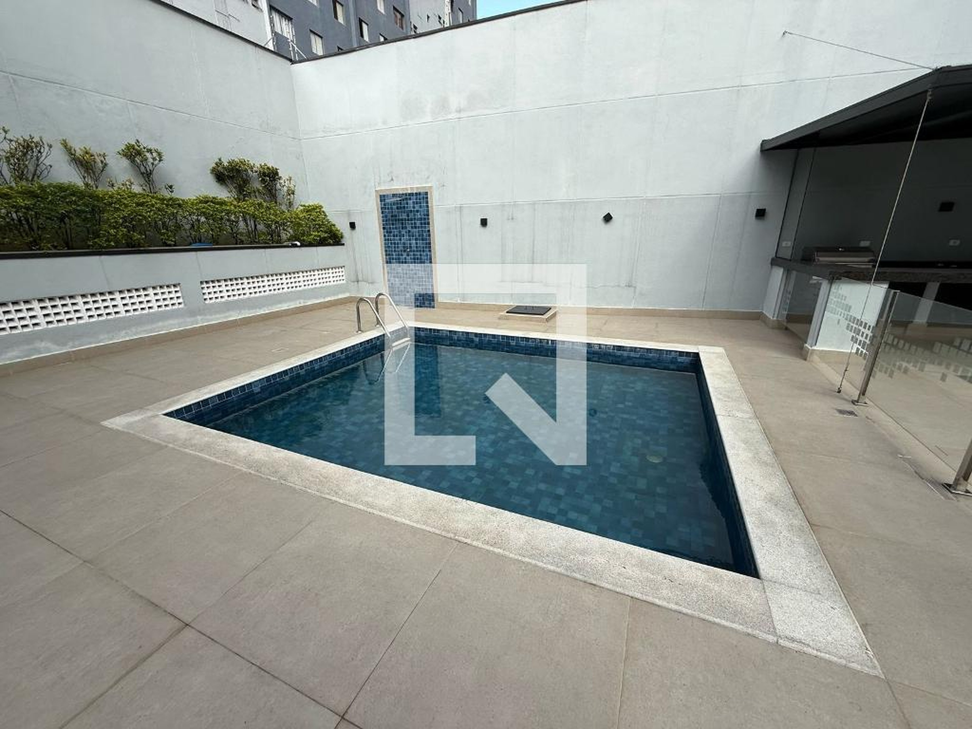 Piscina - Edifício Mônaco