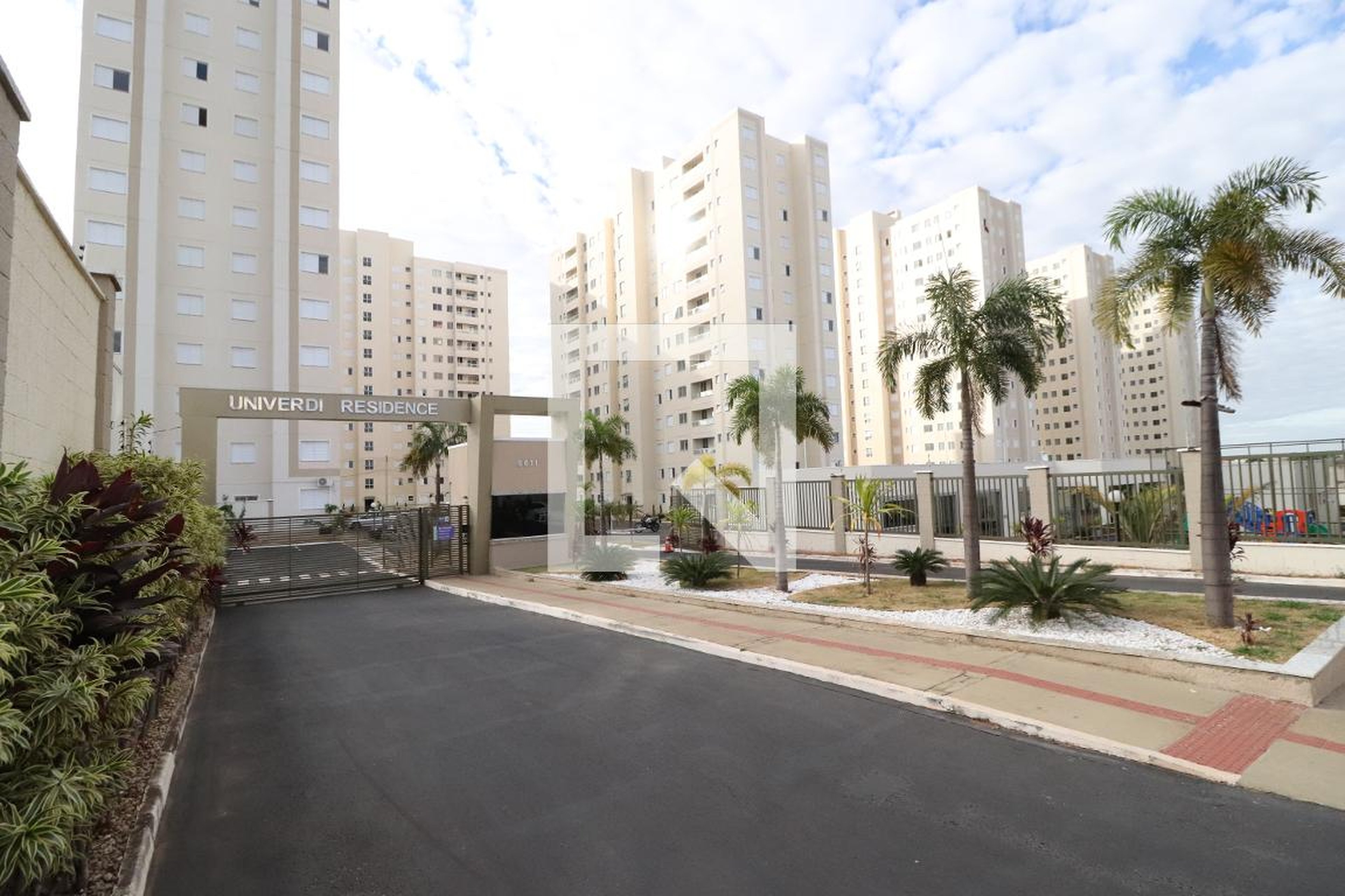 Fachada Condomínio Univerdi Residence