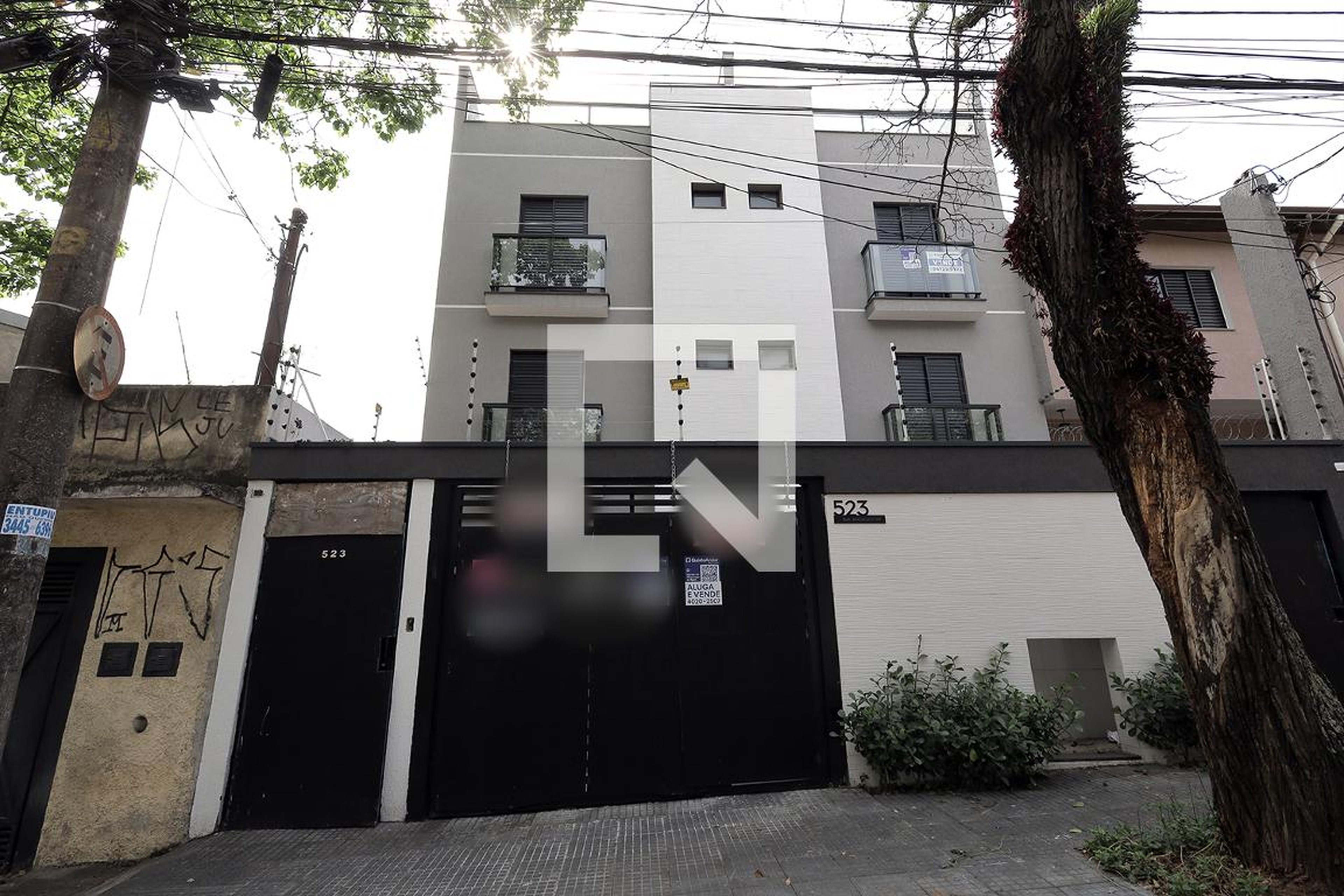 Fachada Condomínio em Rua Madagascar, 523