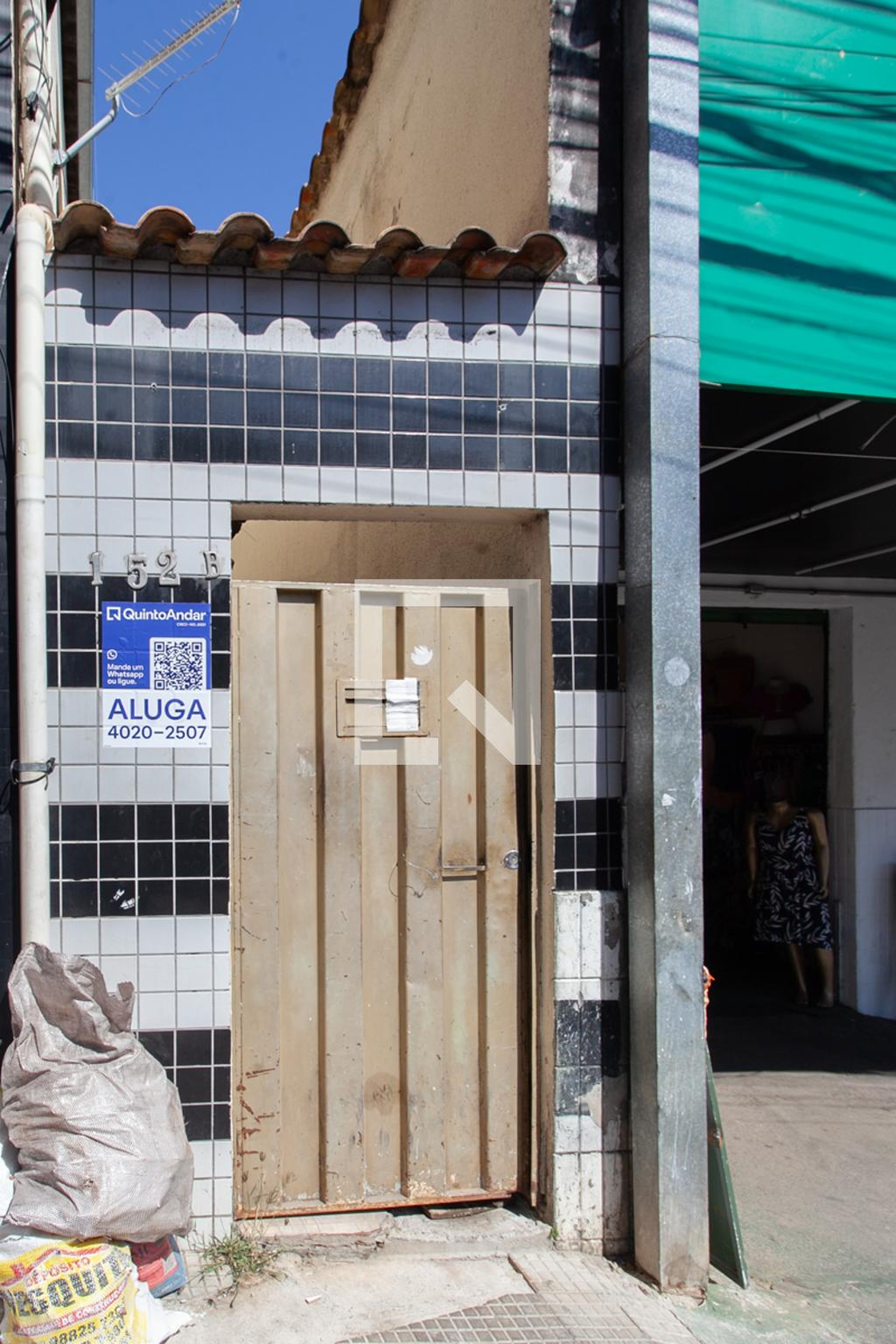 Fachada Condomínio em Rua Inglaterra, 152