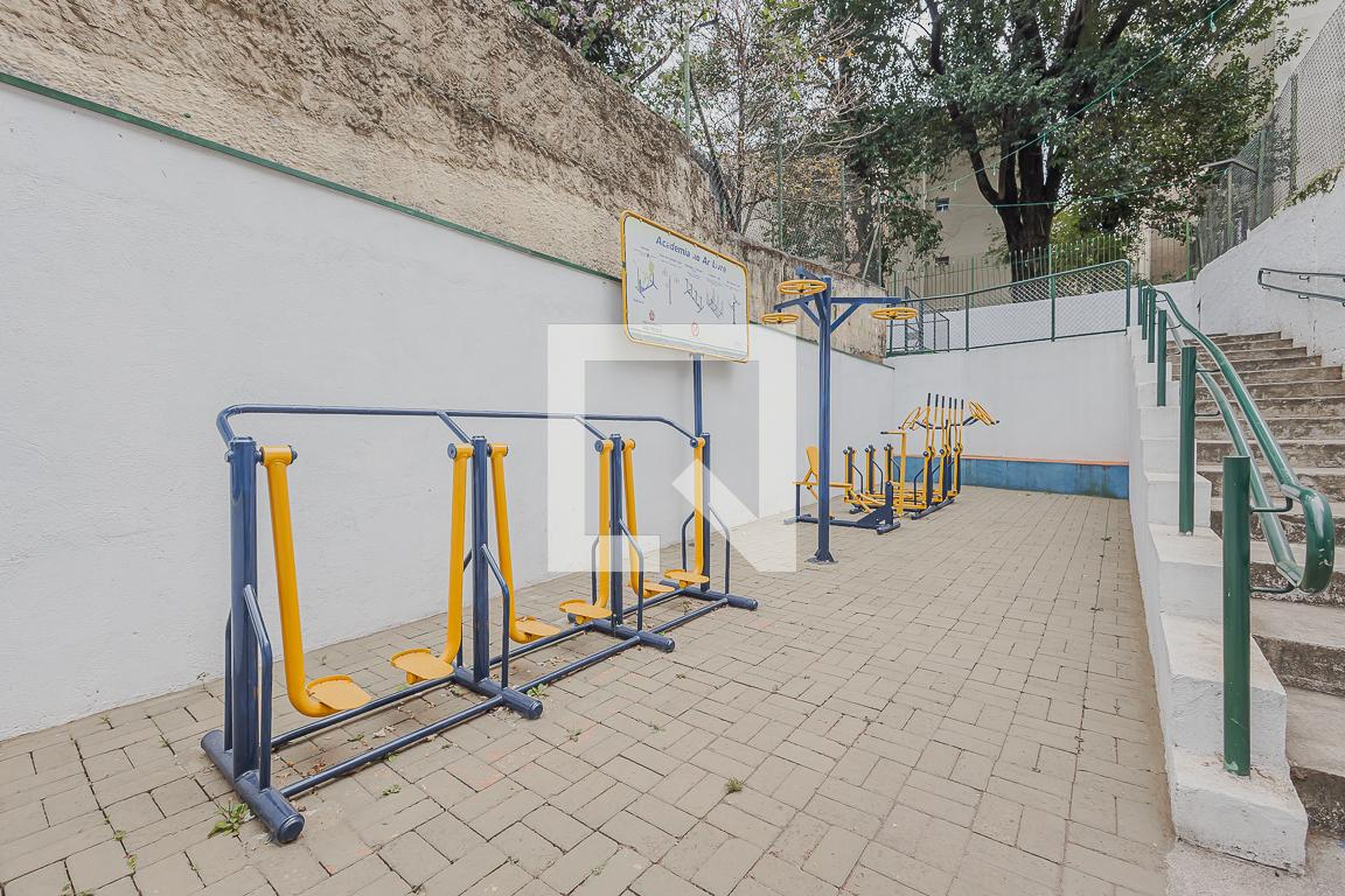 Academia - Edifício residencial Alto de Pinheiros 2000