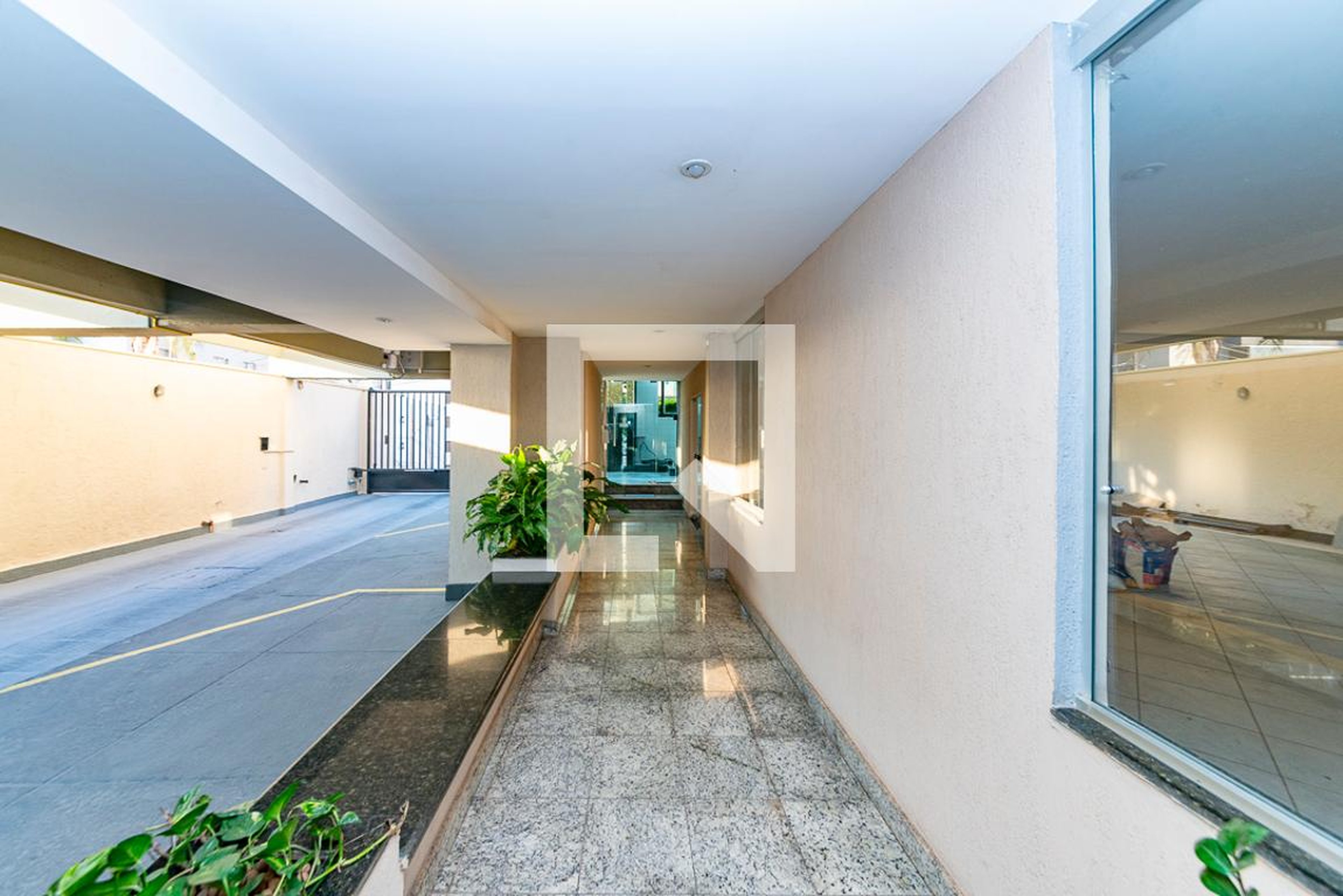 Hall de Entrada Condomínio em Rua José Hemetério Andrade, 340