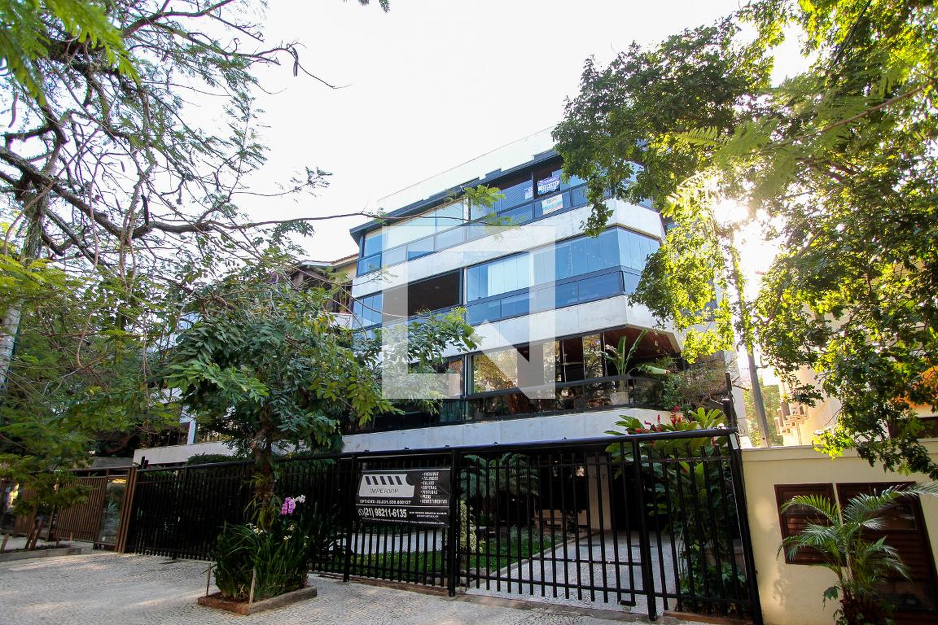 Fachada Condomínio em Rua John Kennedy, 447