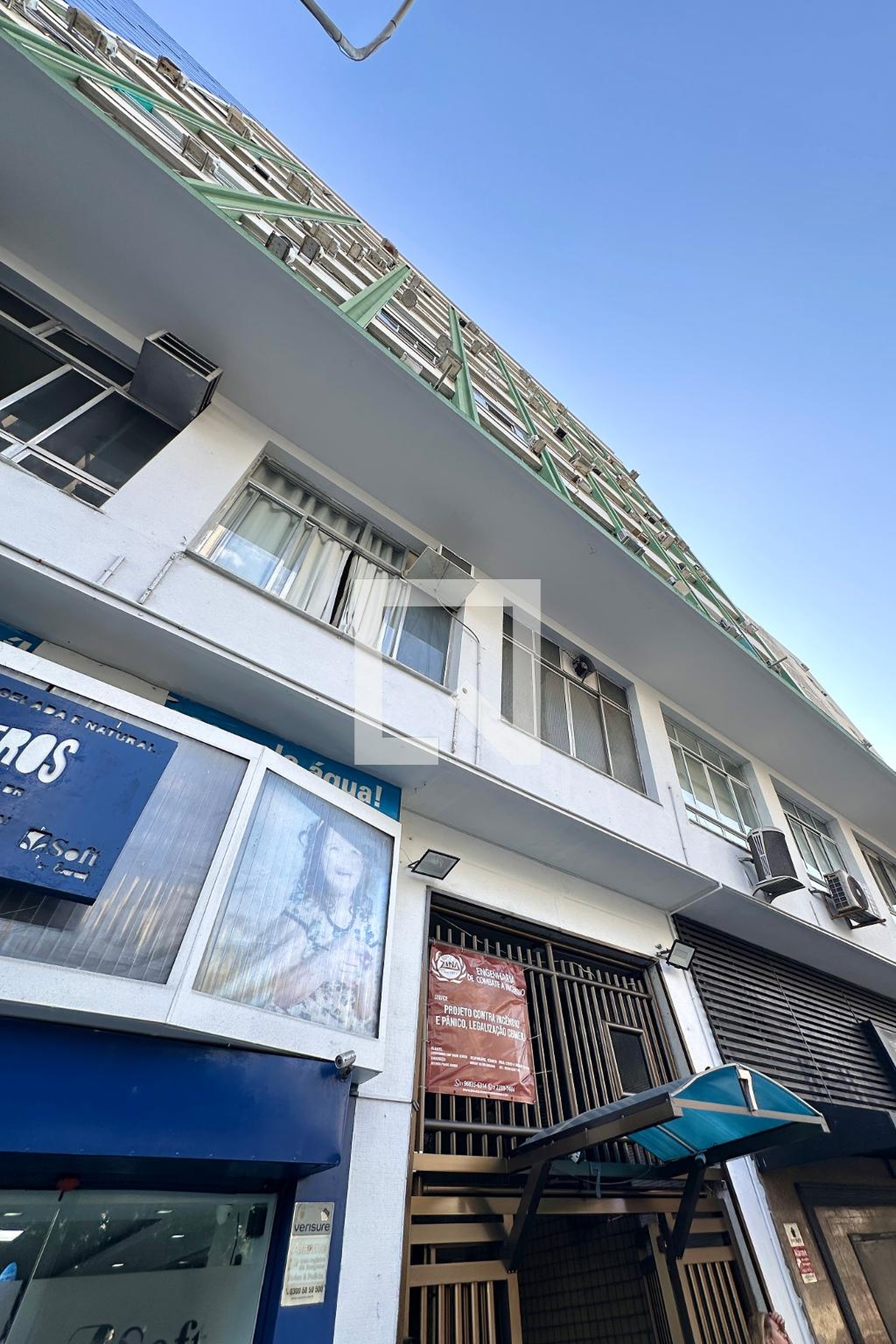 Fachada Condomínio em Rua Prado Júnior, 38