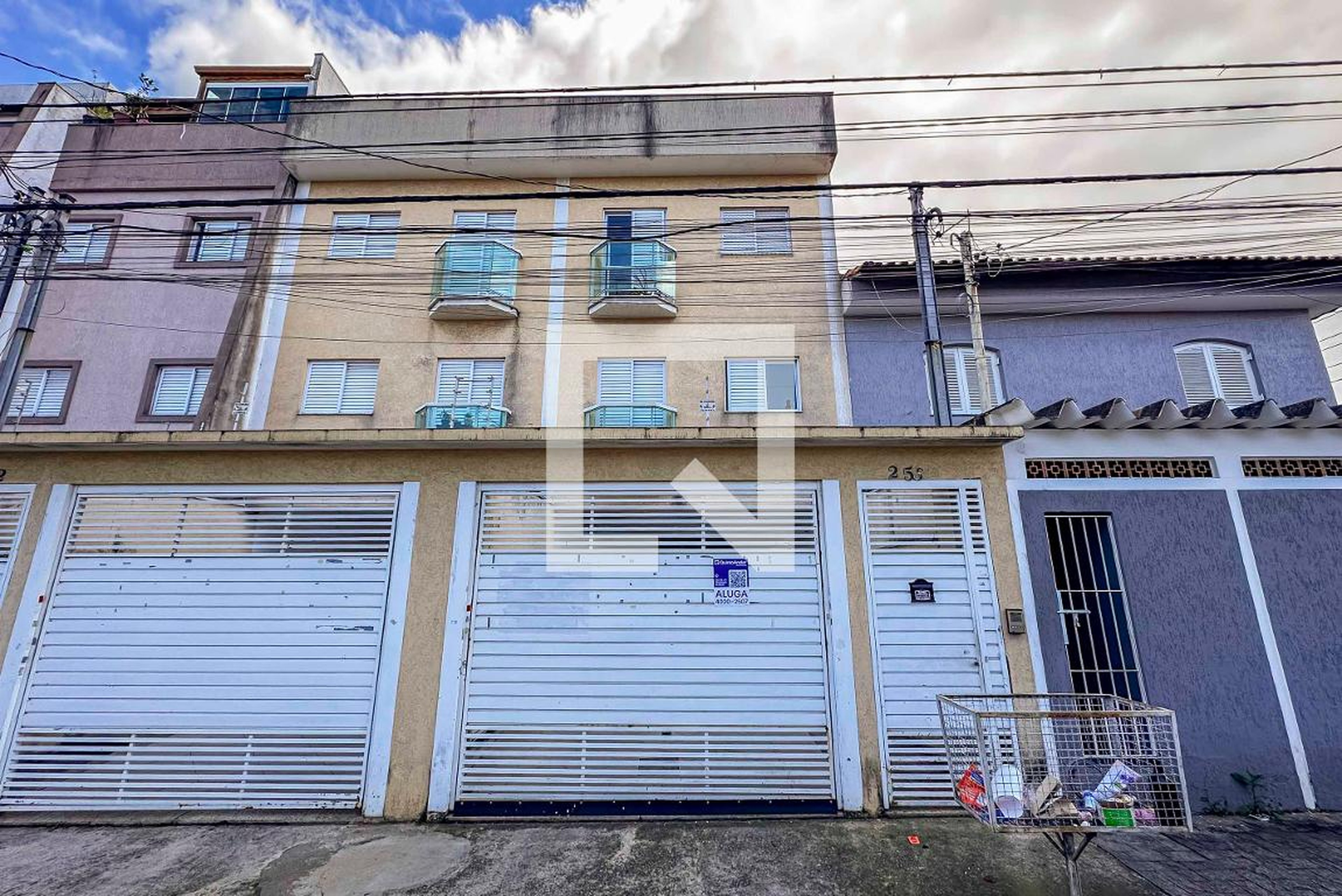 Fachada Condomínio em Rua Santarém, 258