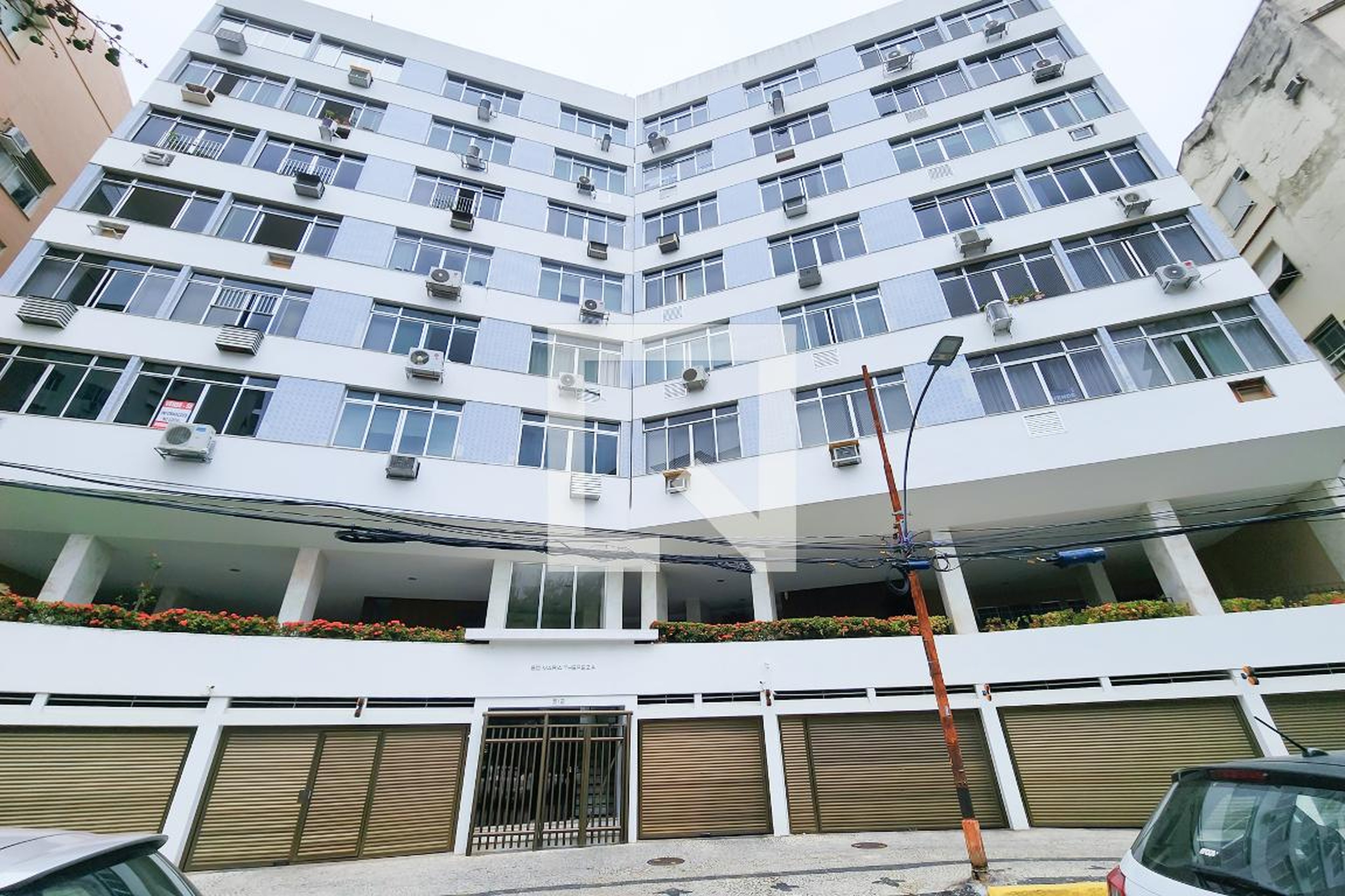 Fachada Condomínio em Rua General Glicério, 304