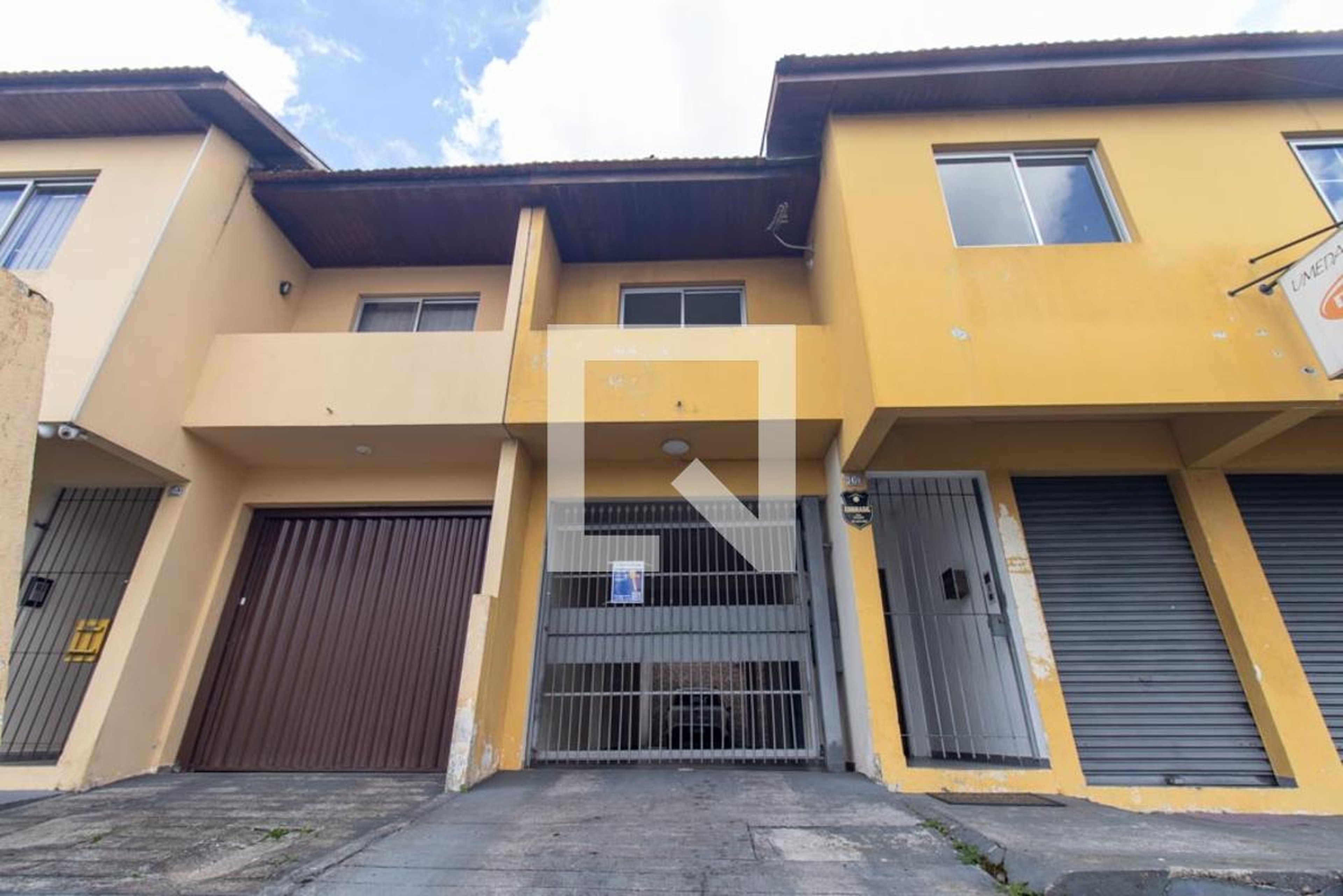 Fachada do Condomínio Condomínio em Rua José Cadilhe, 1459