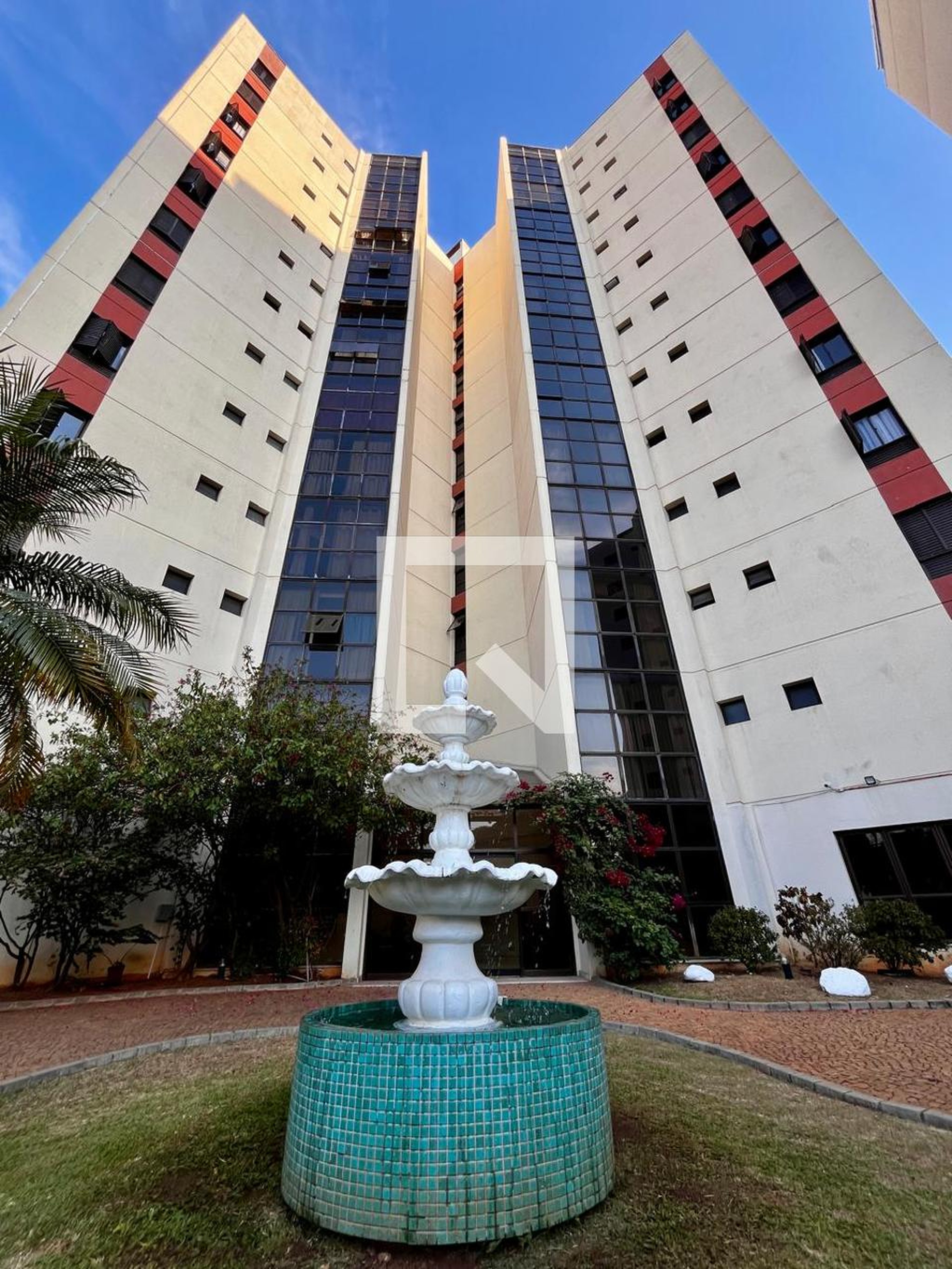 Fachada do Prédio Condomínio Carmino