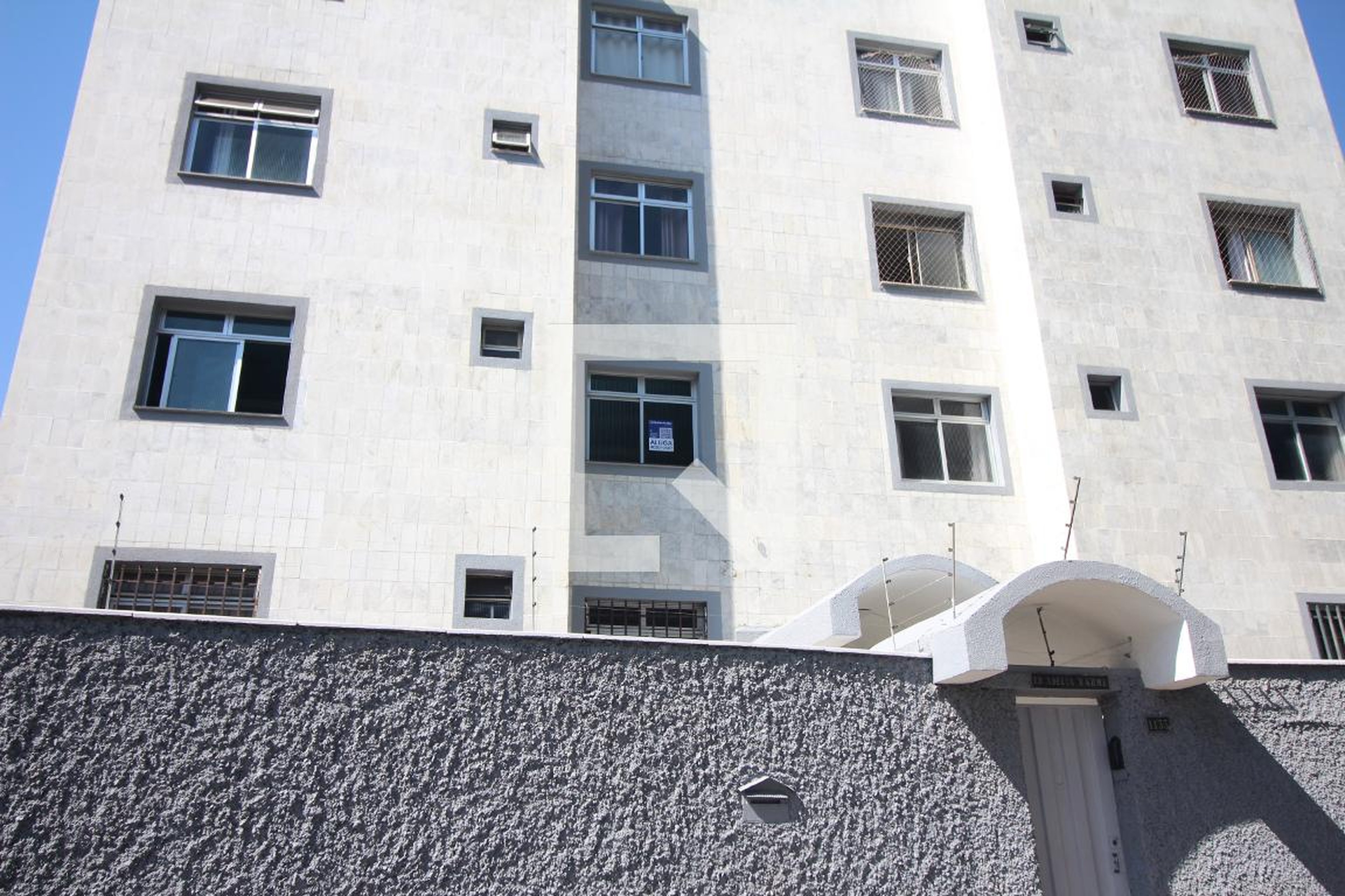 Fachada Condomínio em Rua Paineiras, 1135