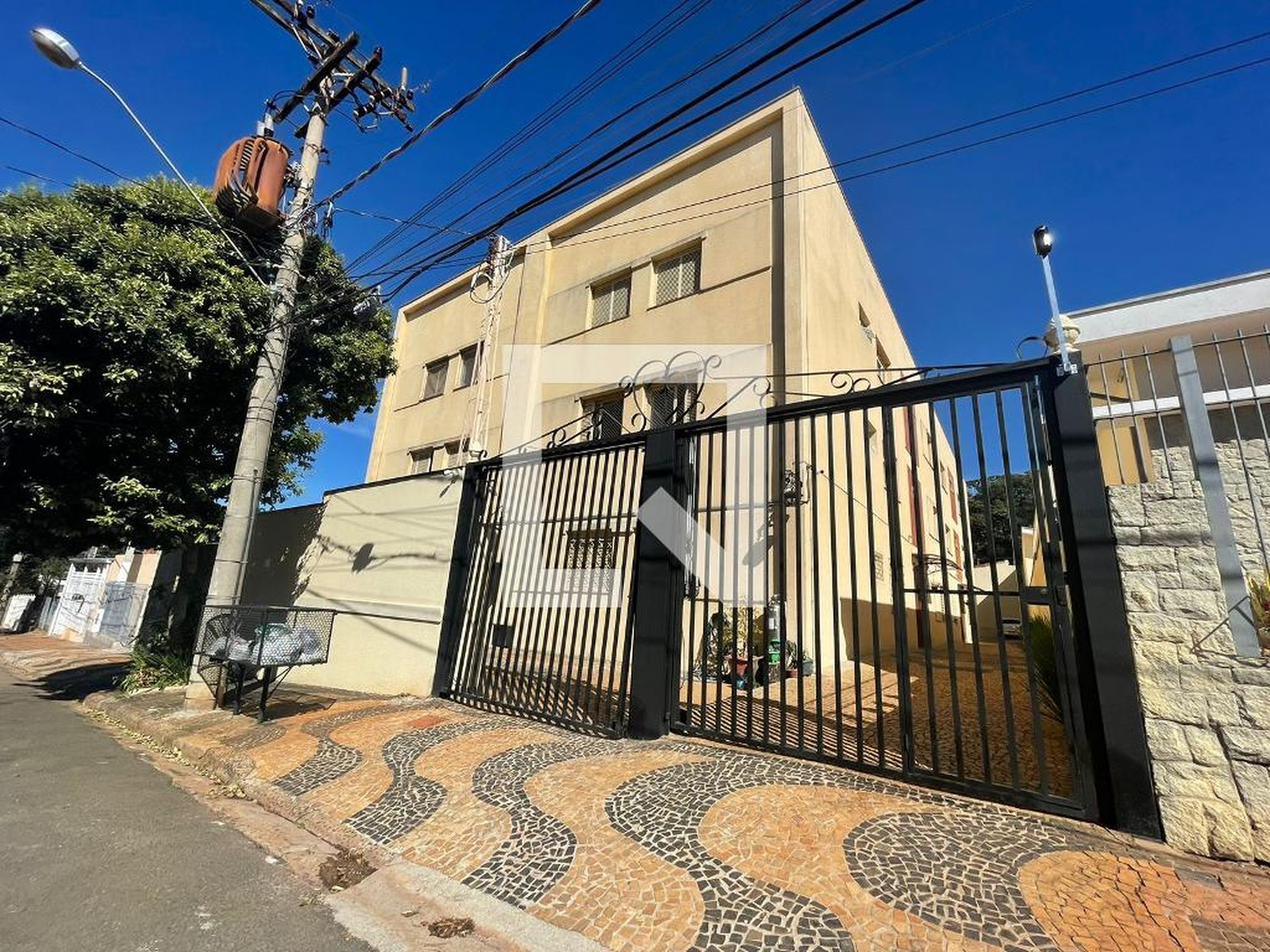 Fachada Condomínio em Rua José Antônio Pinto Borges, 71