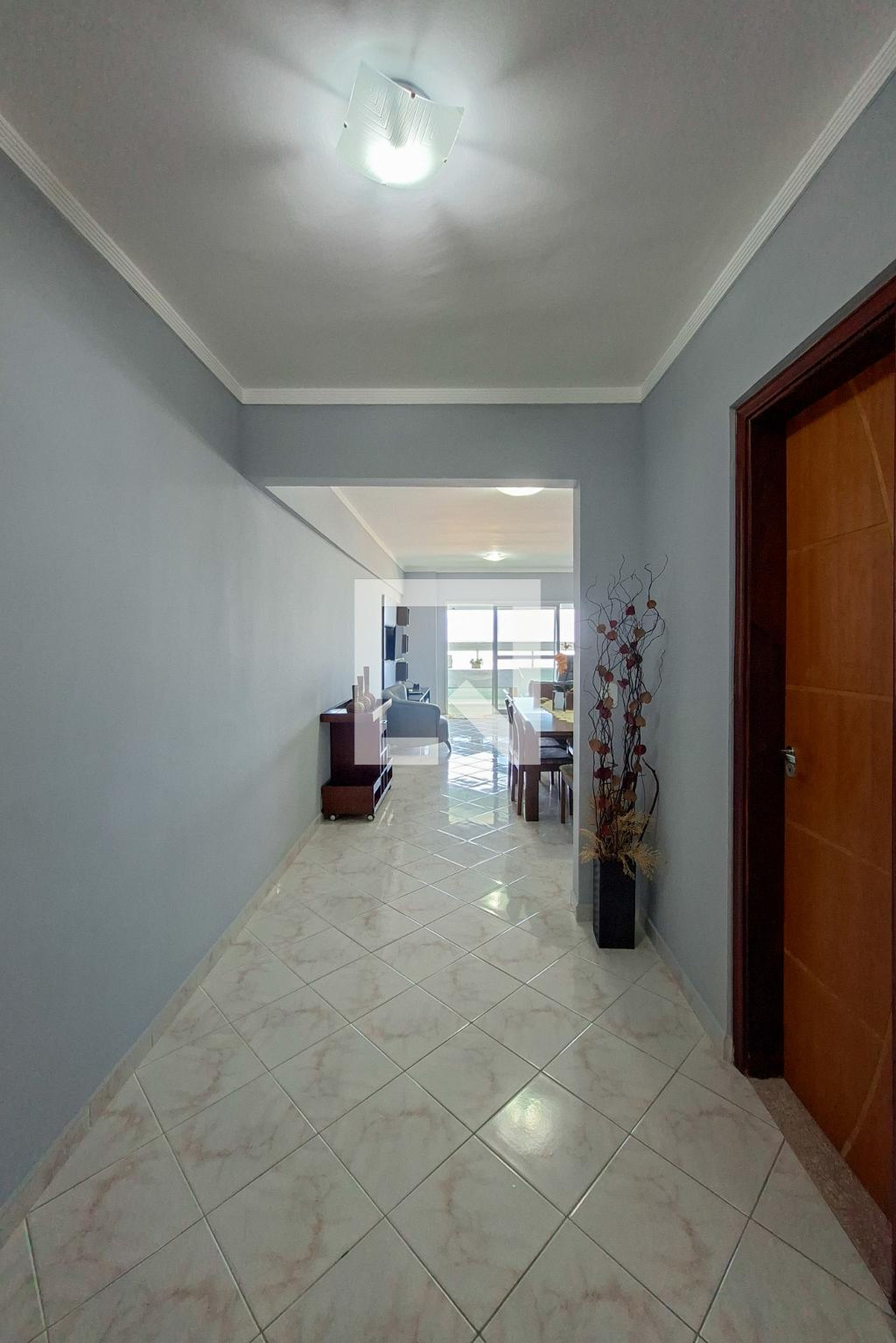Hall - Nicolas