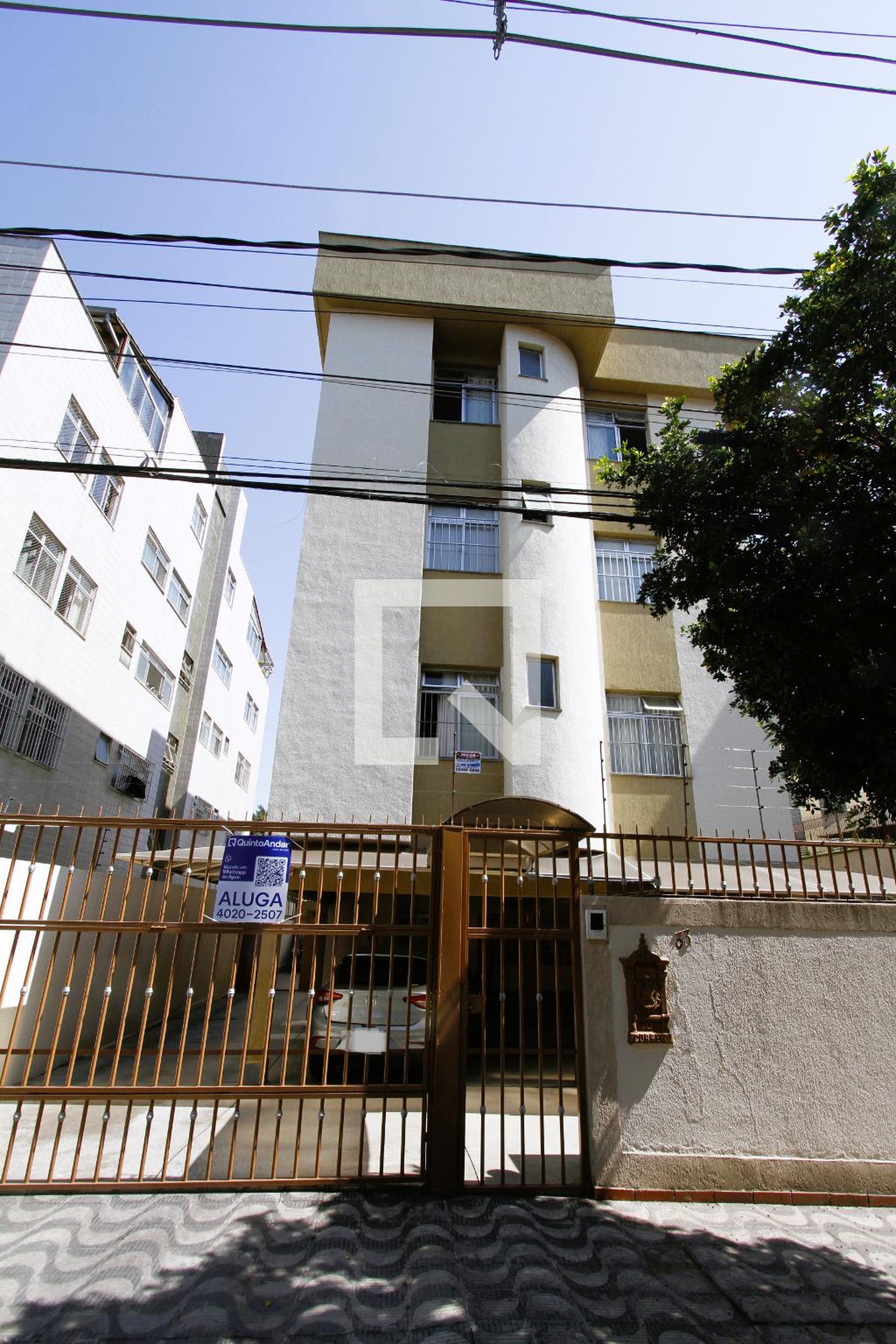 Fachada do Prédio Condomínio em Rua Laura Simões, 33