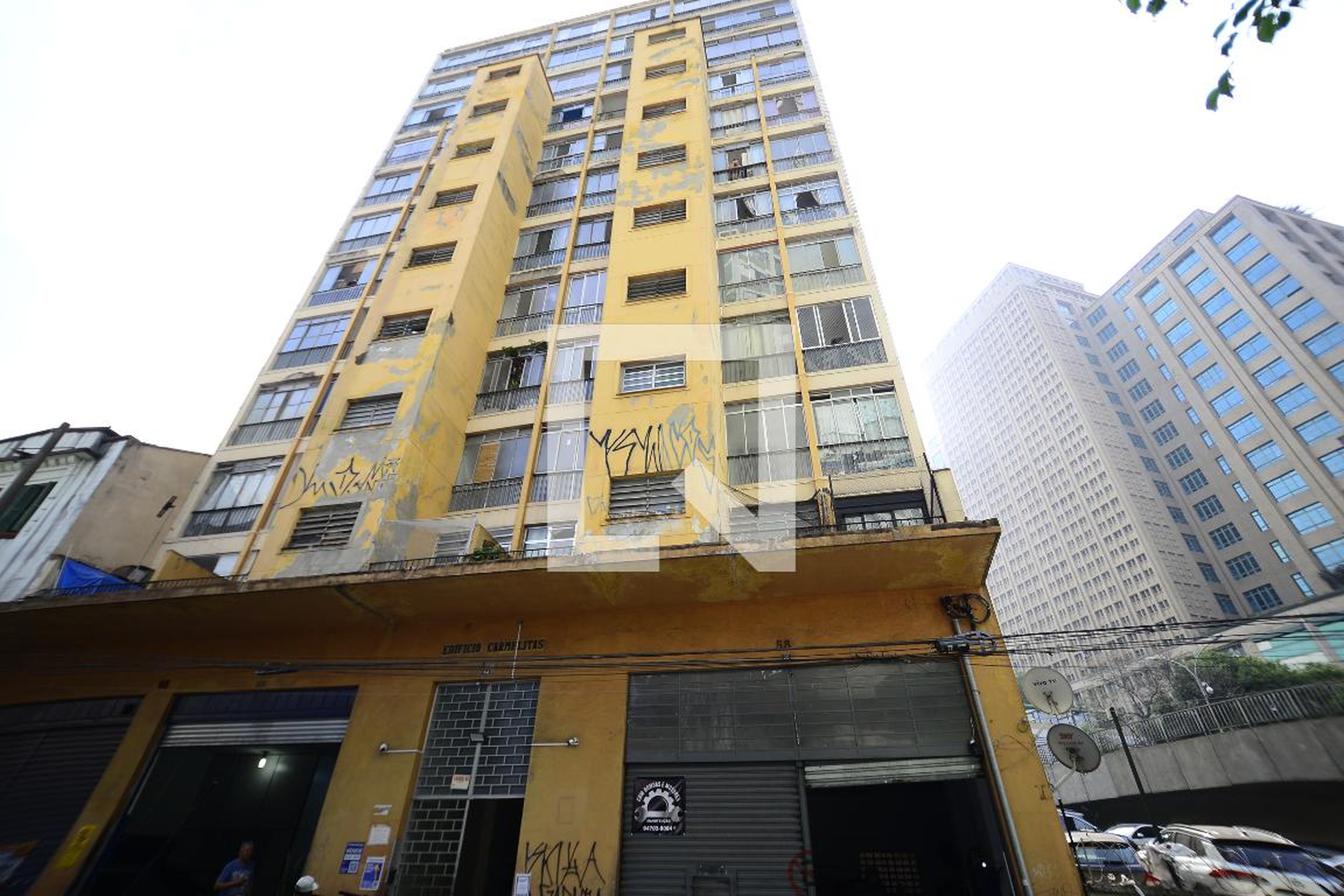 Fachada Condomínio em Rua dos Carmelitas, 63