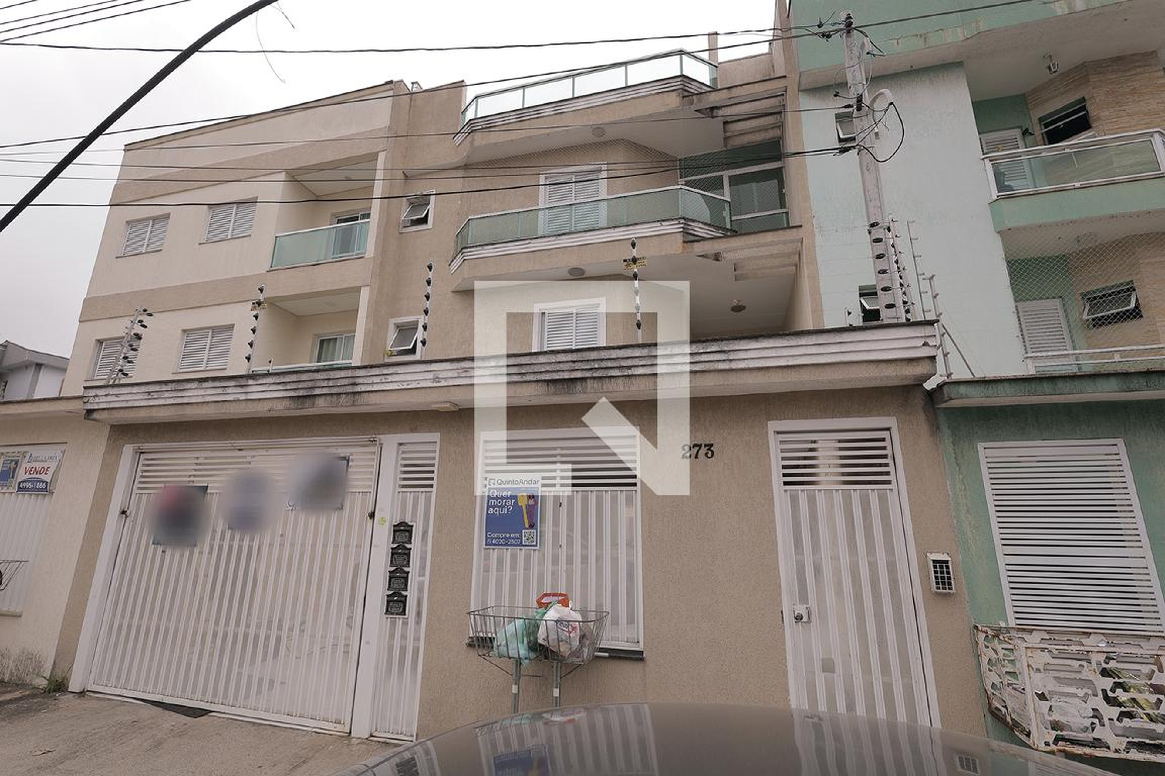 Fachada Condomínio em Rua Manila, 273