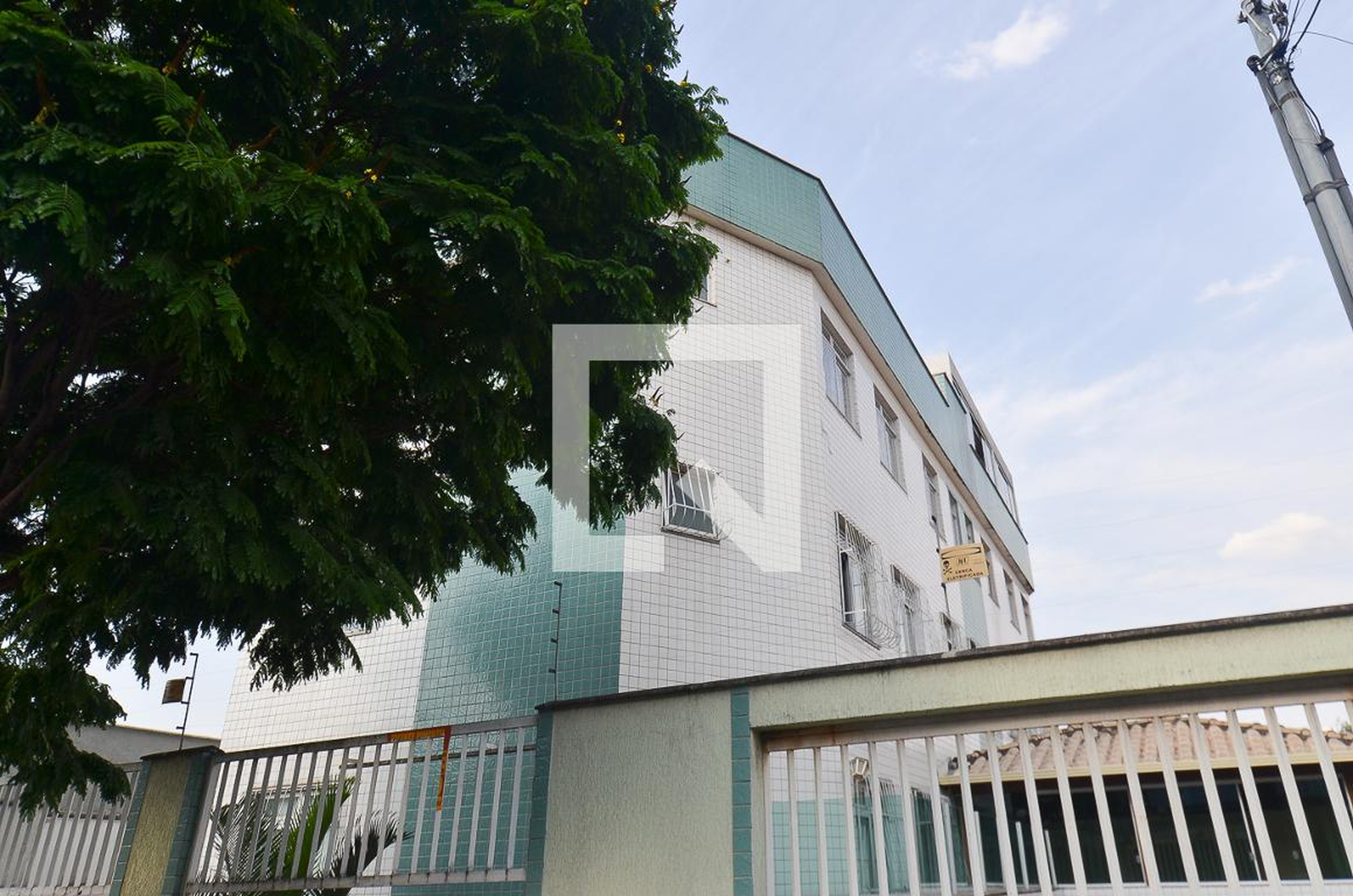 Fachada Condomínio em Rua Pastora Maria Adriana, 30