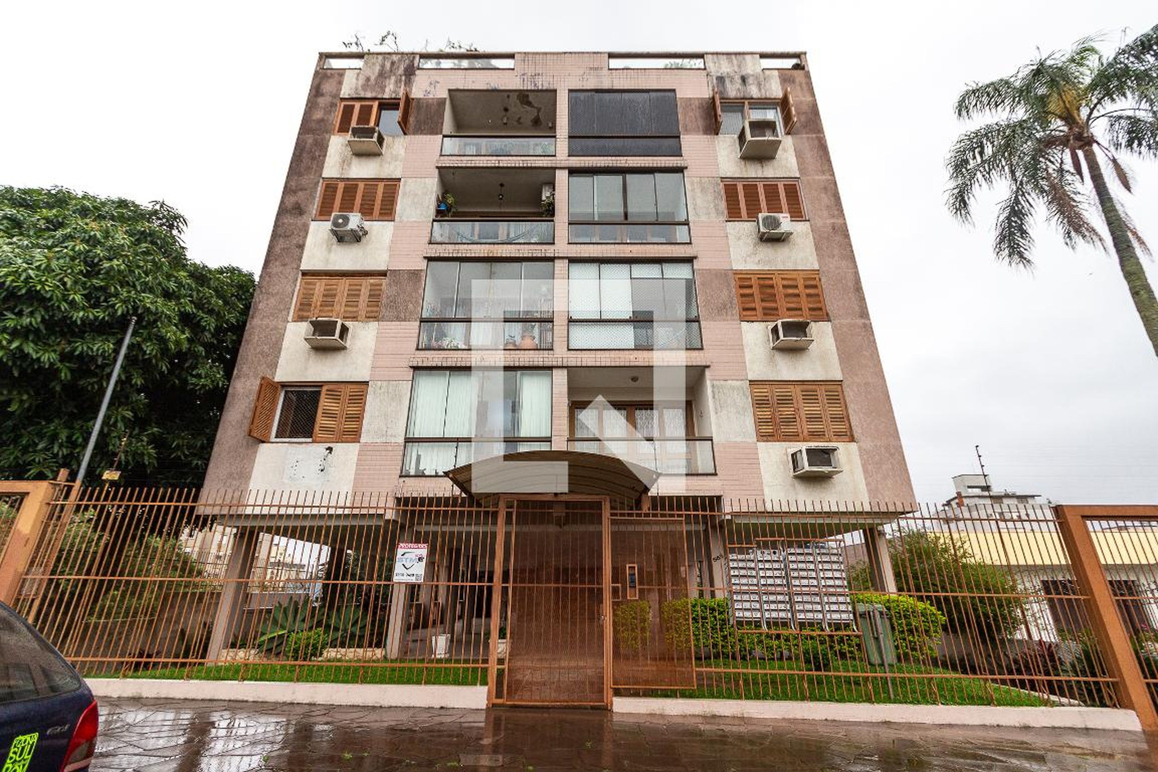 Fachada Condomínio em Rua Jataí, 583