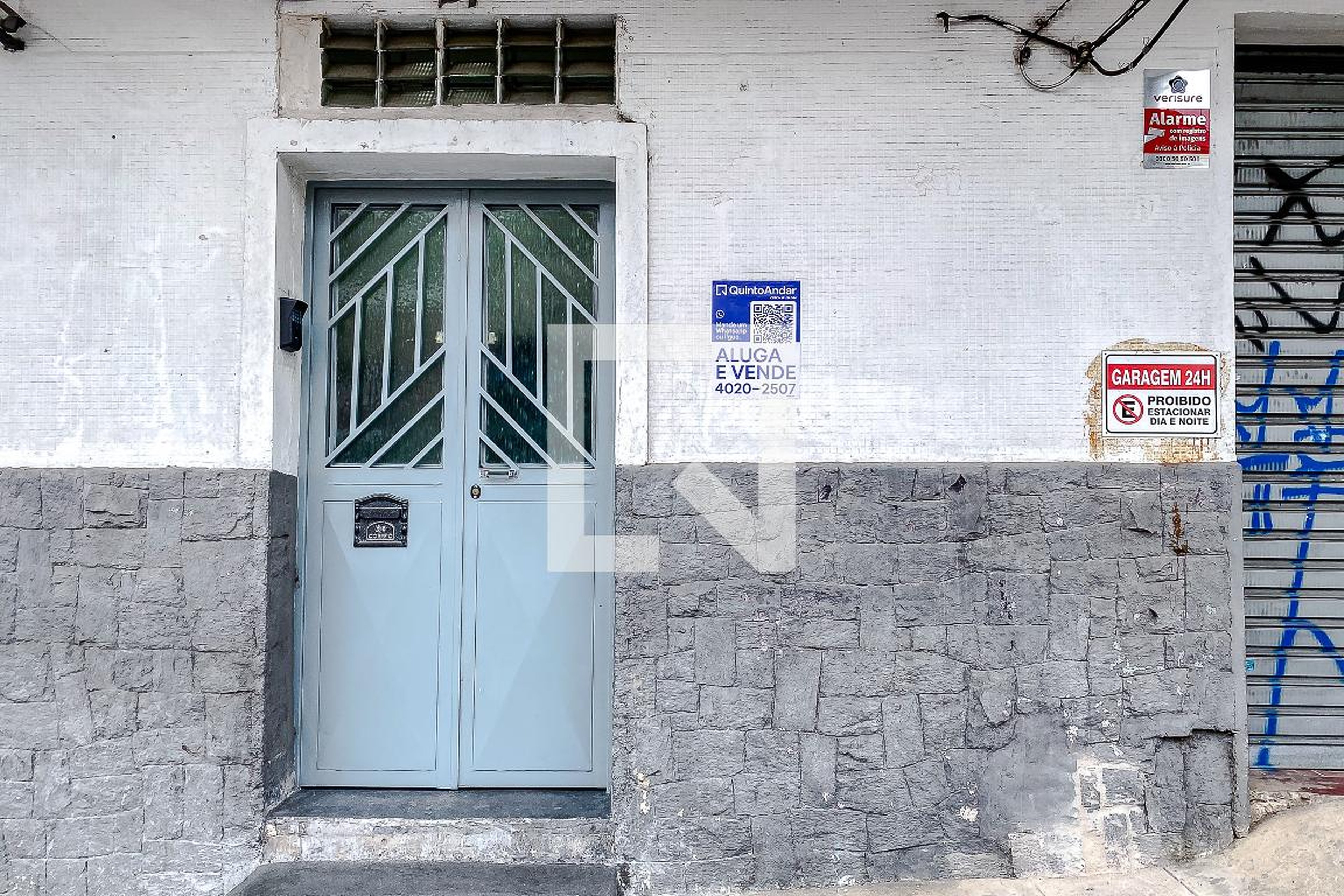 Fachada Condomínio em Rua Ezequiel Ramos, 21