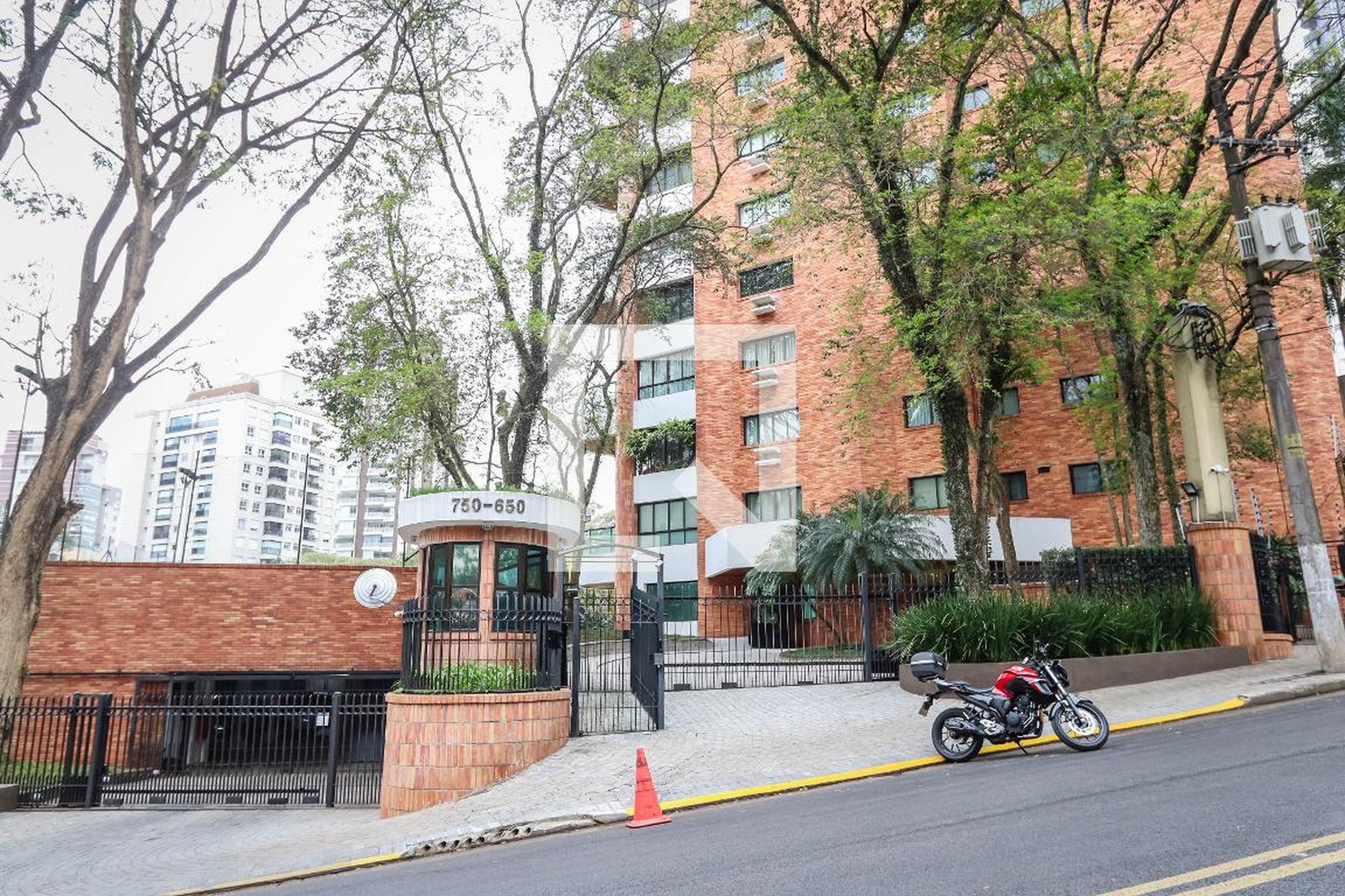 Fachada do Prédio Condomínio em Avenida José Galante, 750