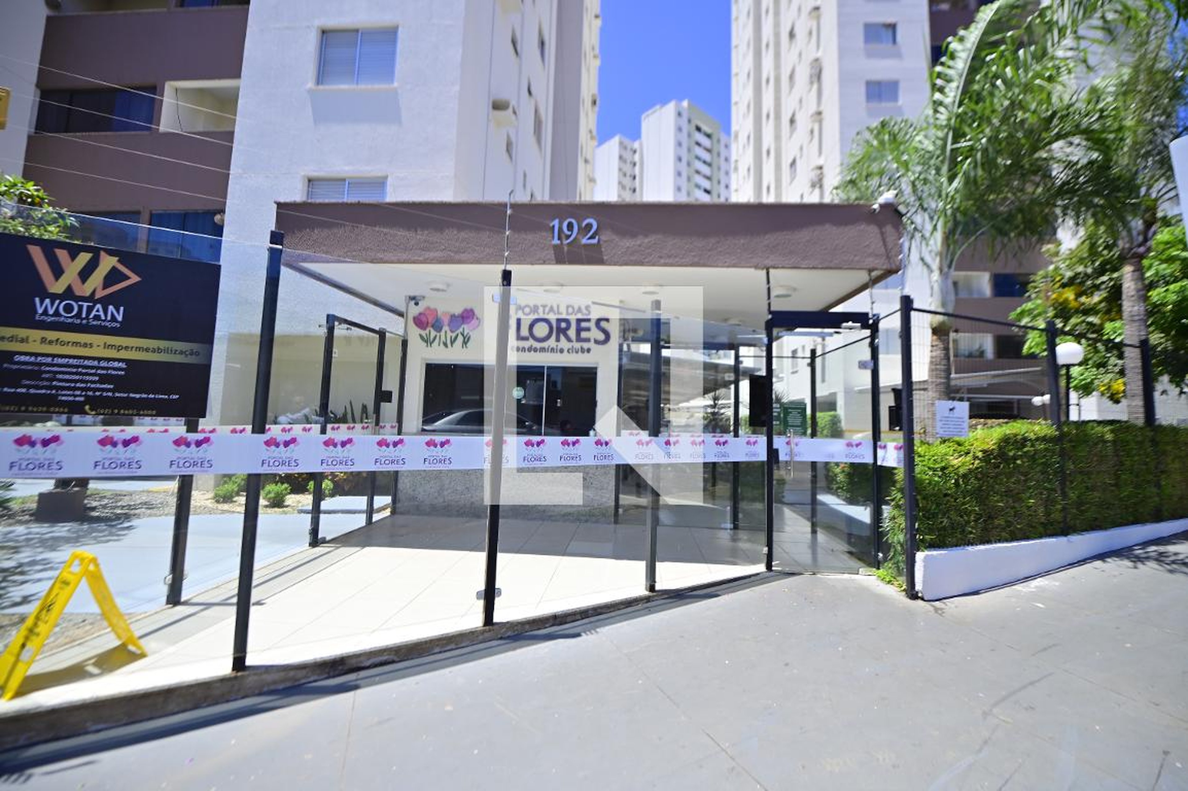 Fachada Condomínio Portal das Flores Clube